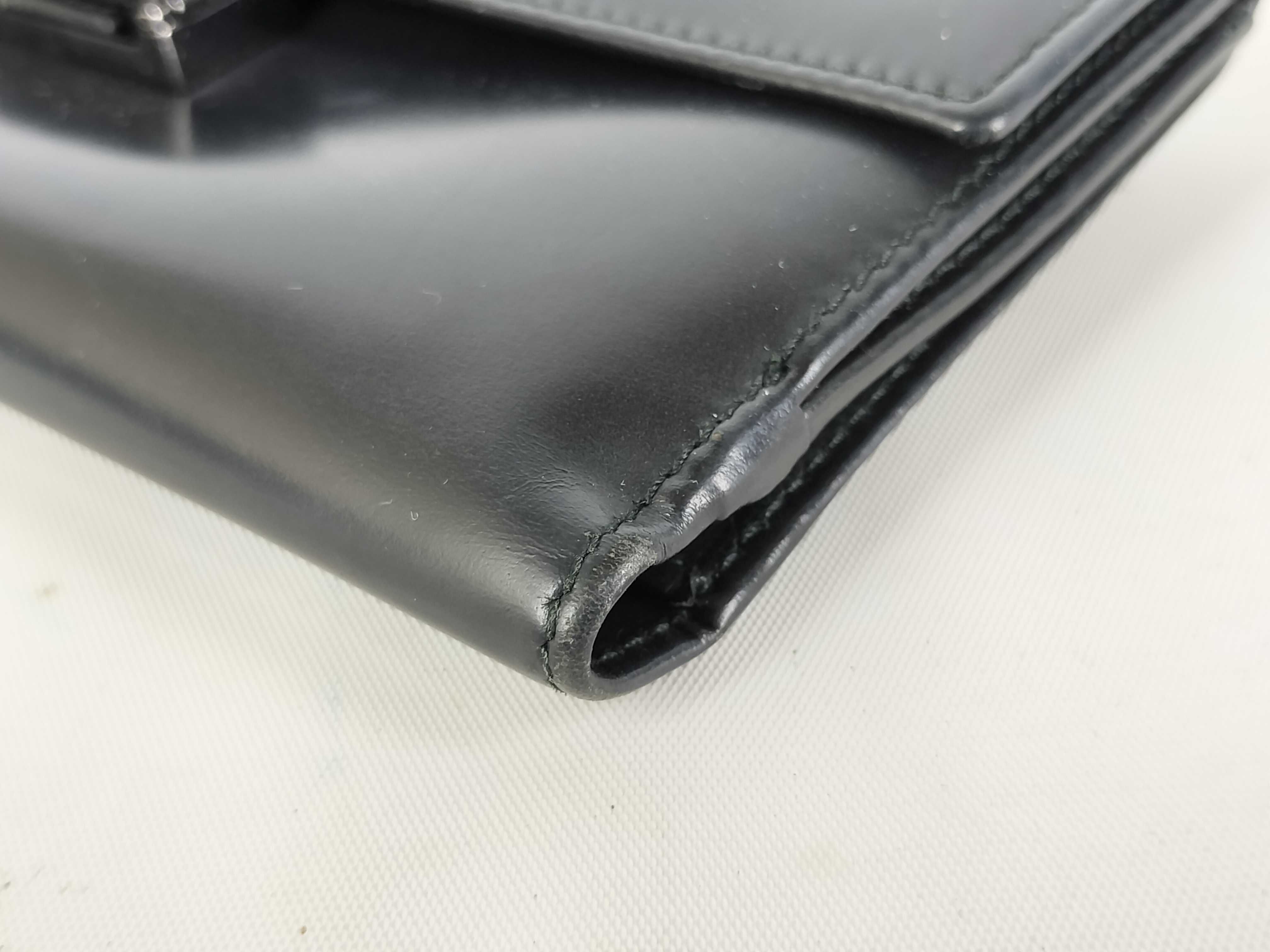wallet — view 2