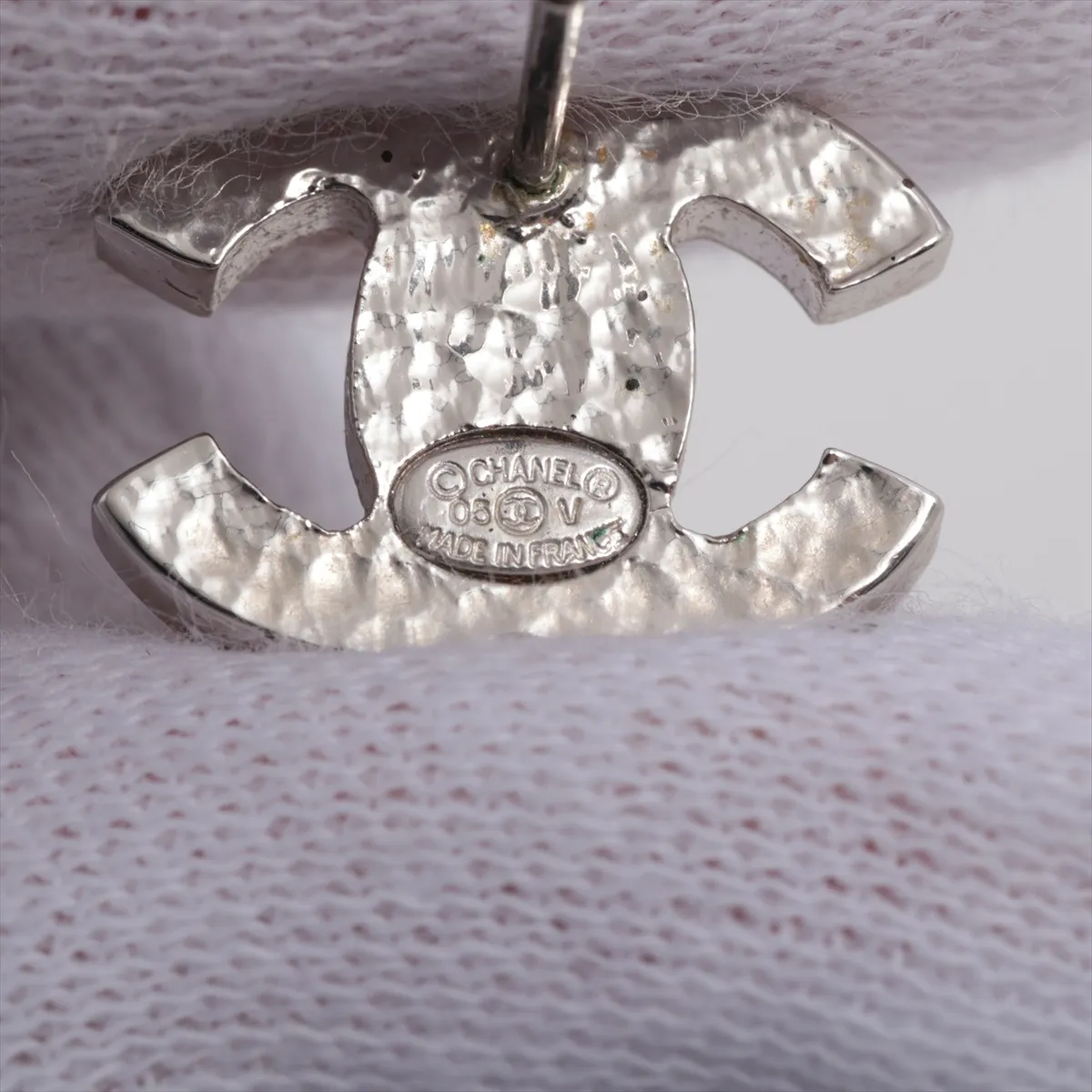 Cocomark 05V Earrings (for both ears) GP x Fake Pearl Silver — view 5