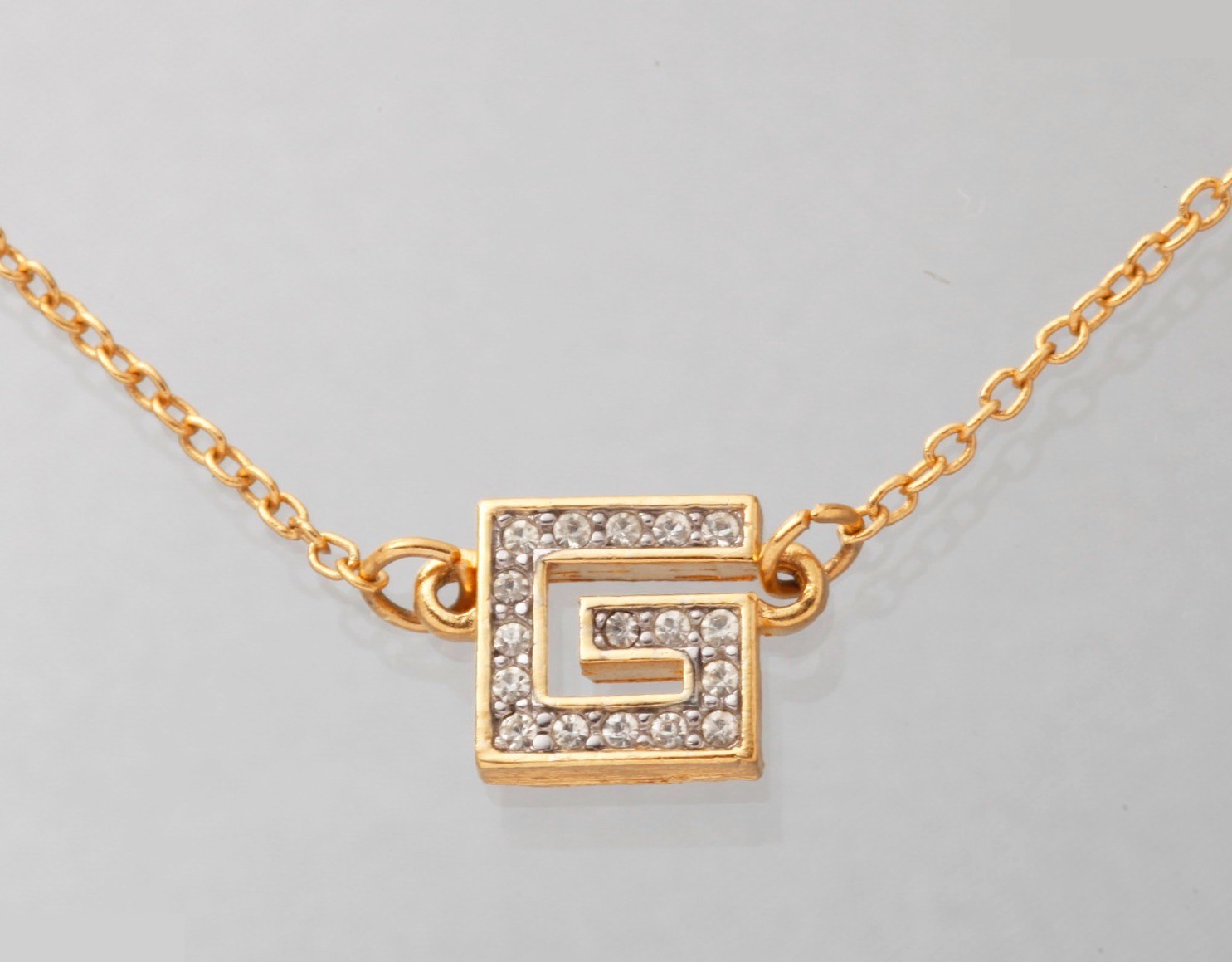 Other lines: Precious metals, necklaces, pendants, chain approximately 38cm