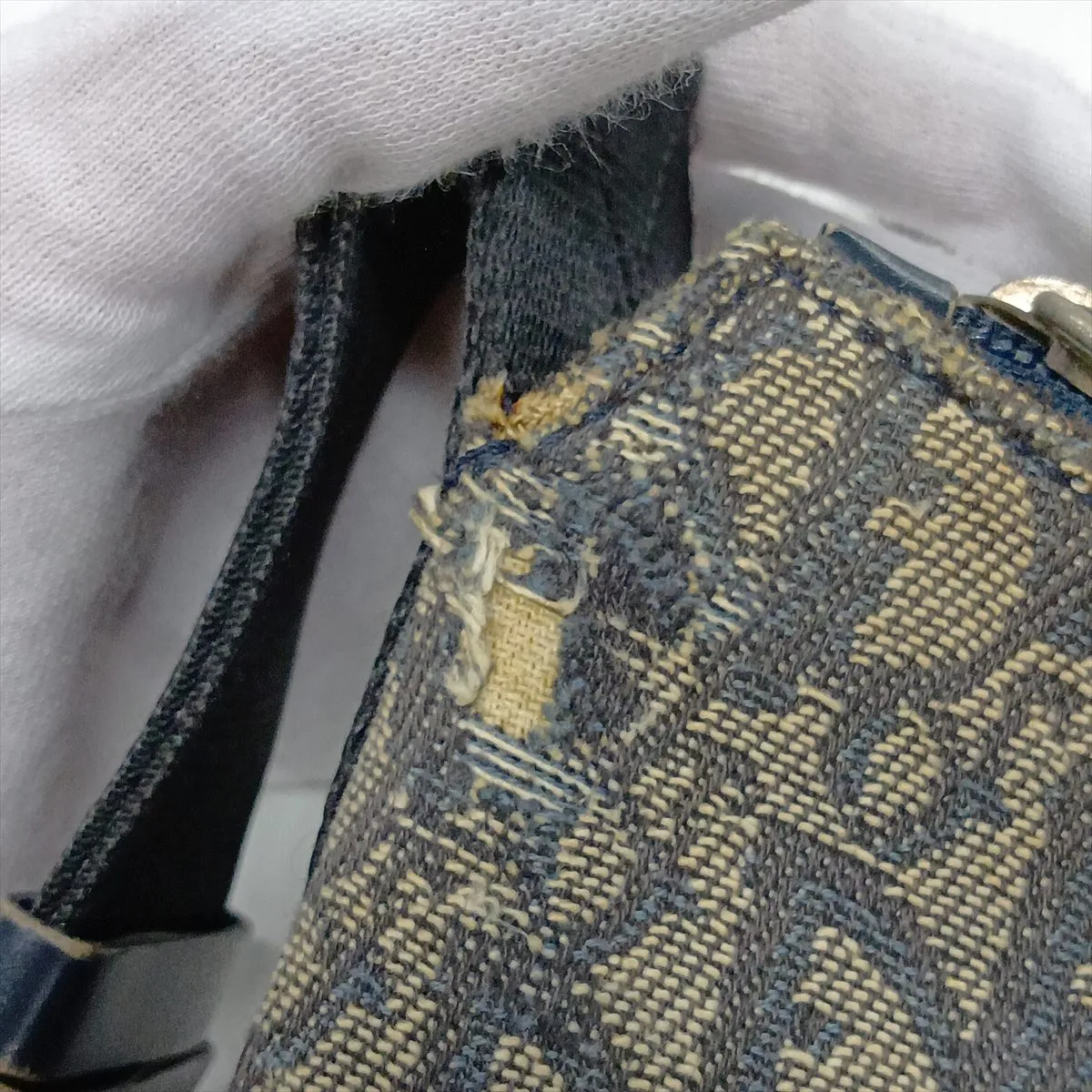 Trotter Canvas x Leather Shoulder Bag, Navy, without pull tab. — view 9