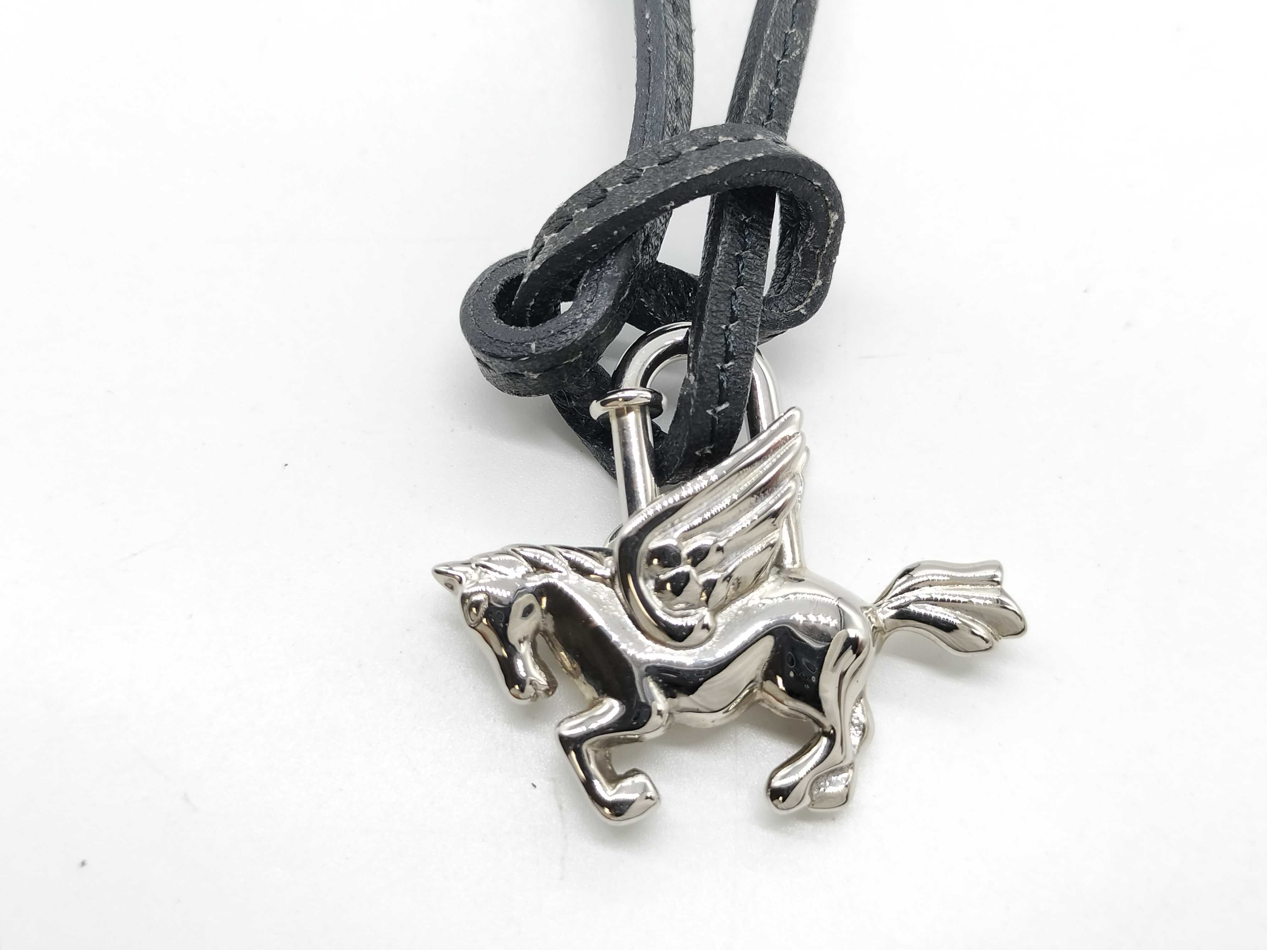 Pegasus Cadena Necklace — view 2
