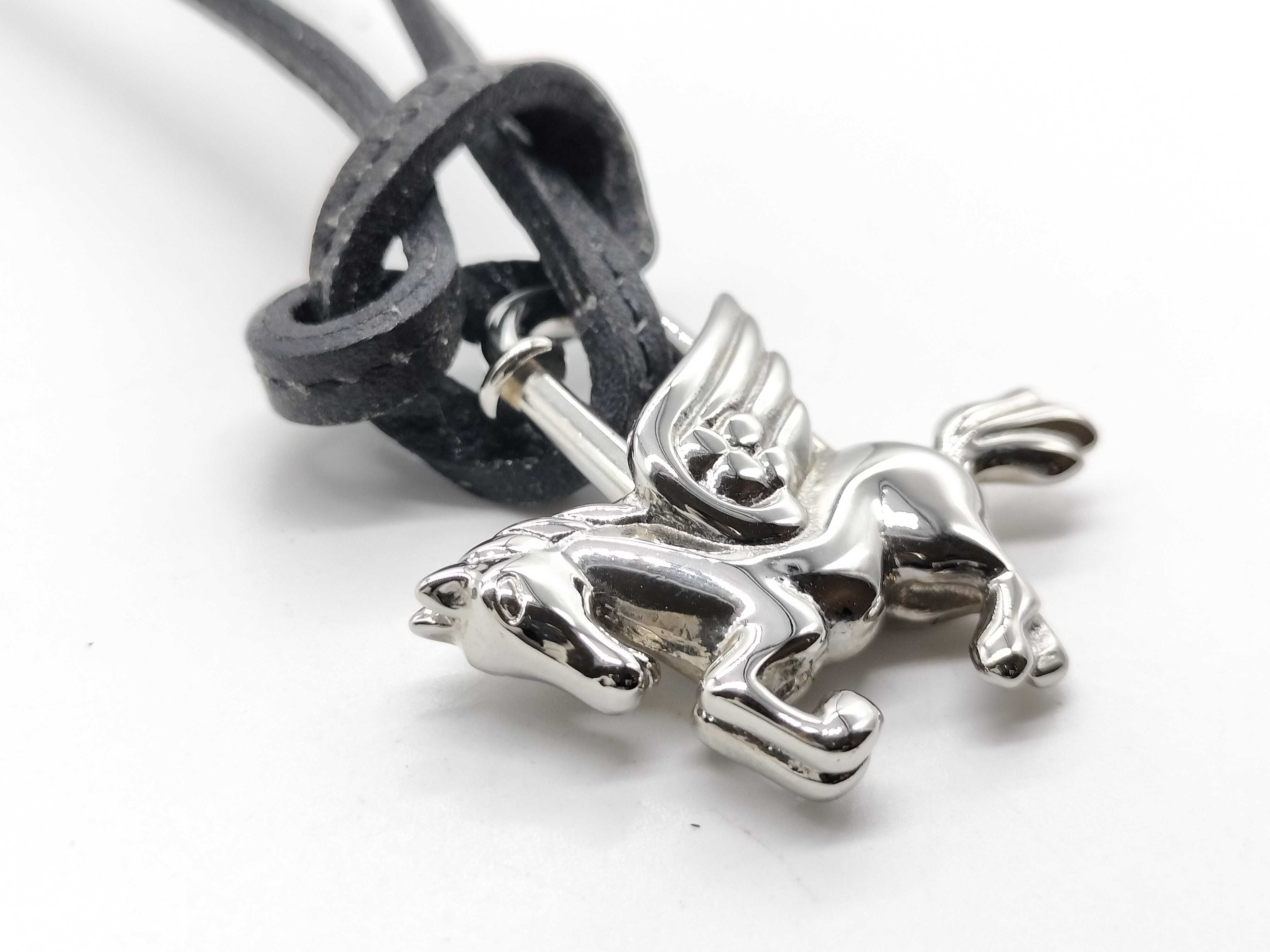 Pegasus Cadena Necklace — view 3