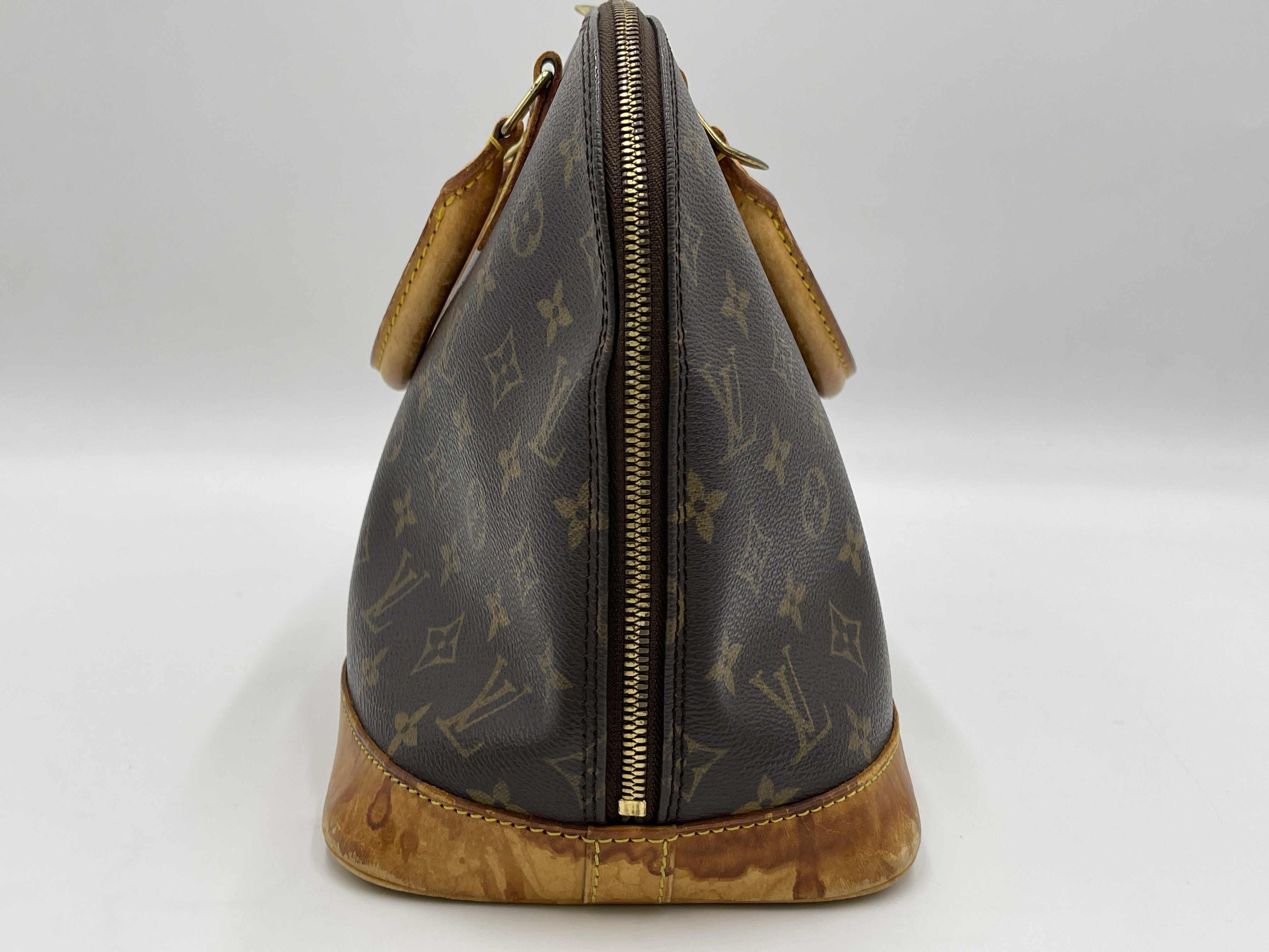 Monogram Alma PM M51130 VI0977 Handbag — view 4