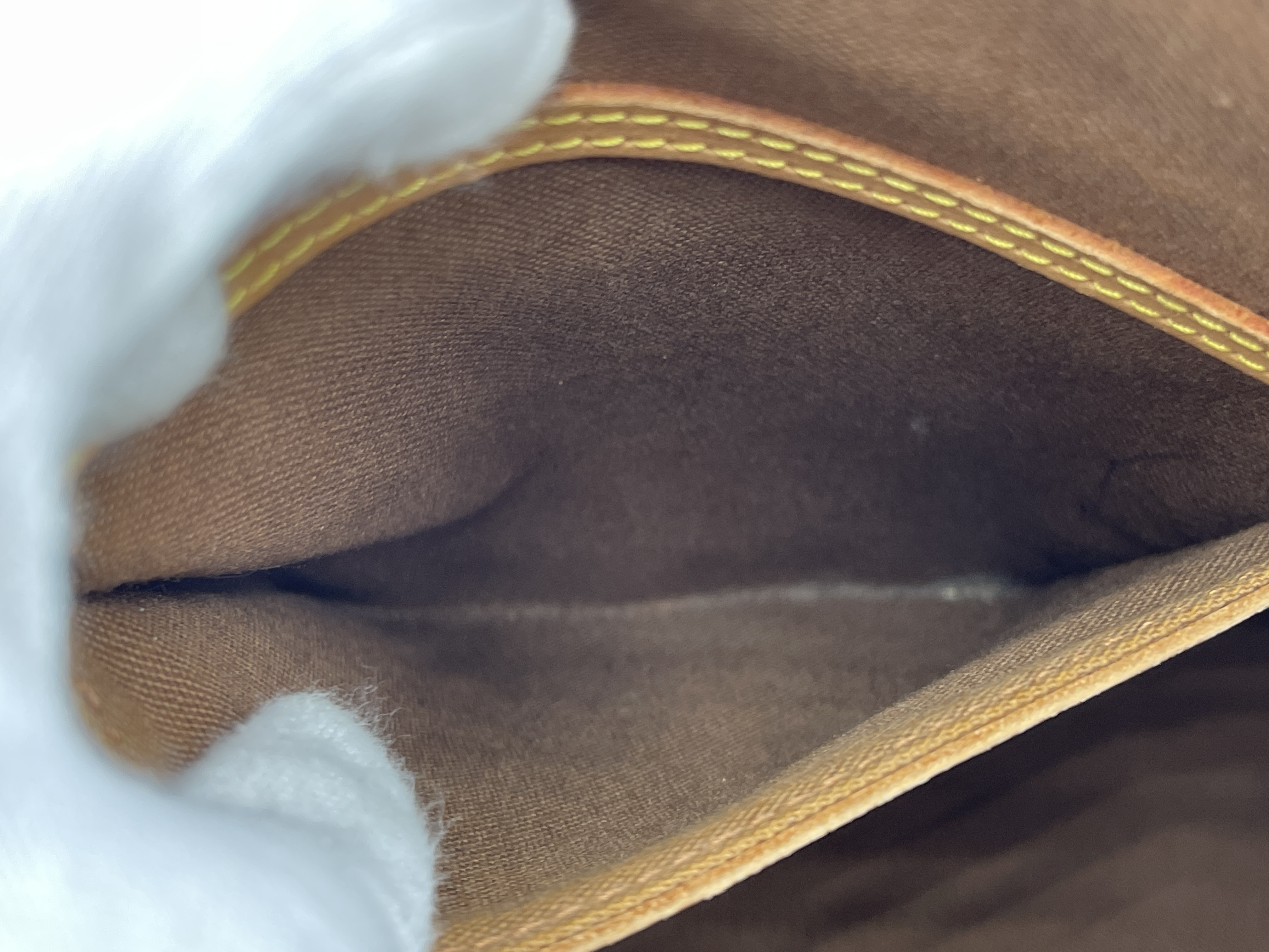 Monogram Alma PM M51130 VI0977 Handbag — view 10