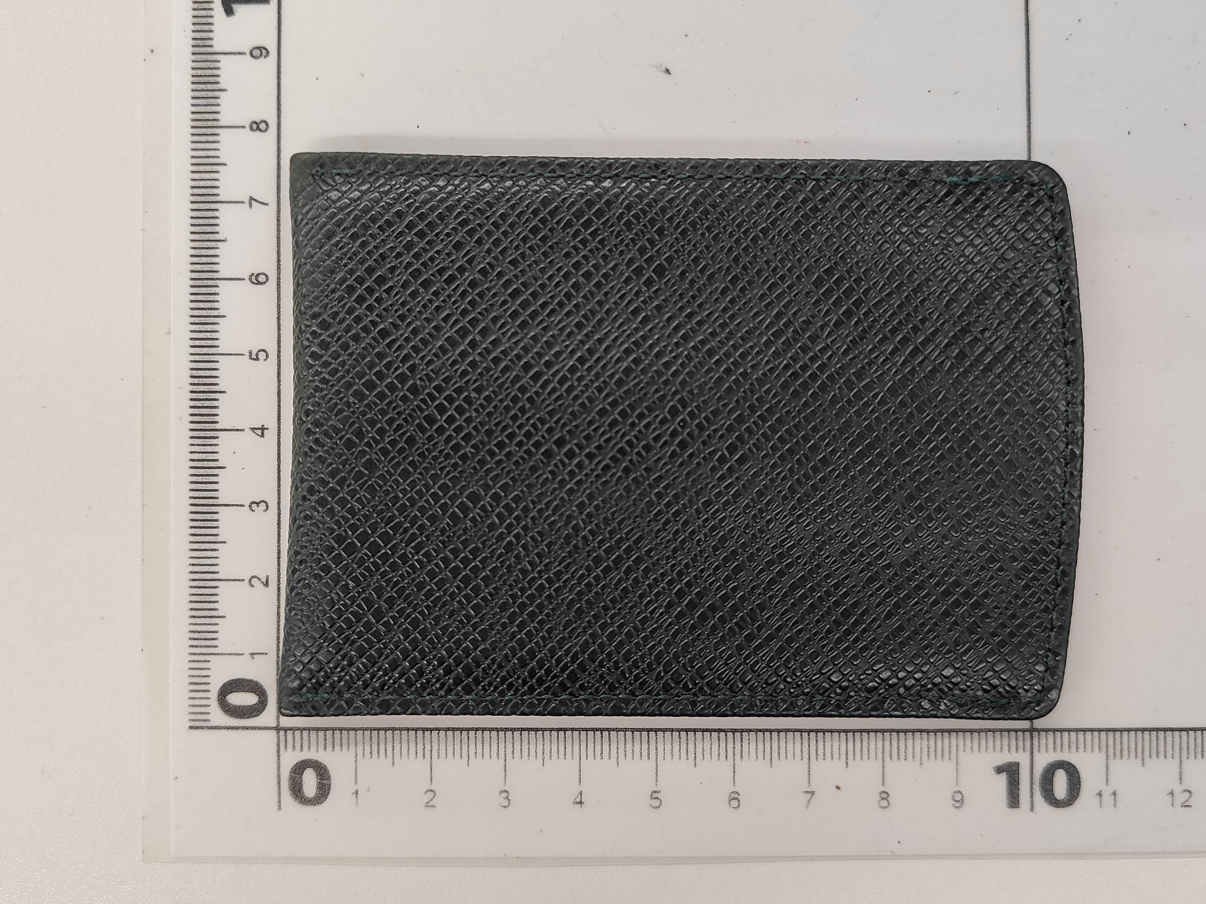 Taiga Louis Vuitton Taiga Etui Carte Visite Toilette Epicea MI0996 Card Case — view 2
