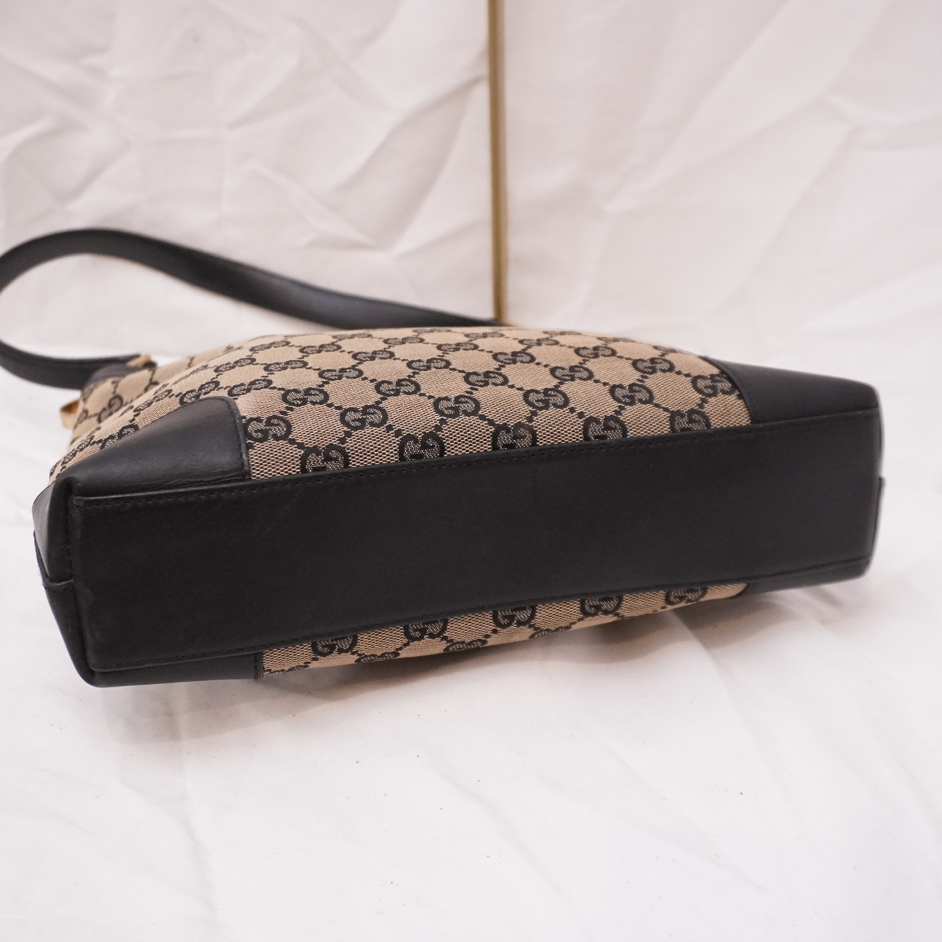 GG One-Shoulder Bag — view 14