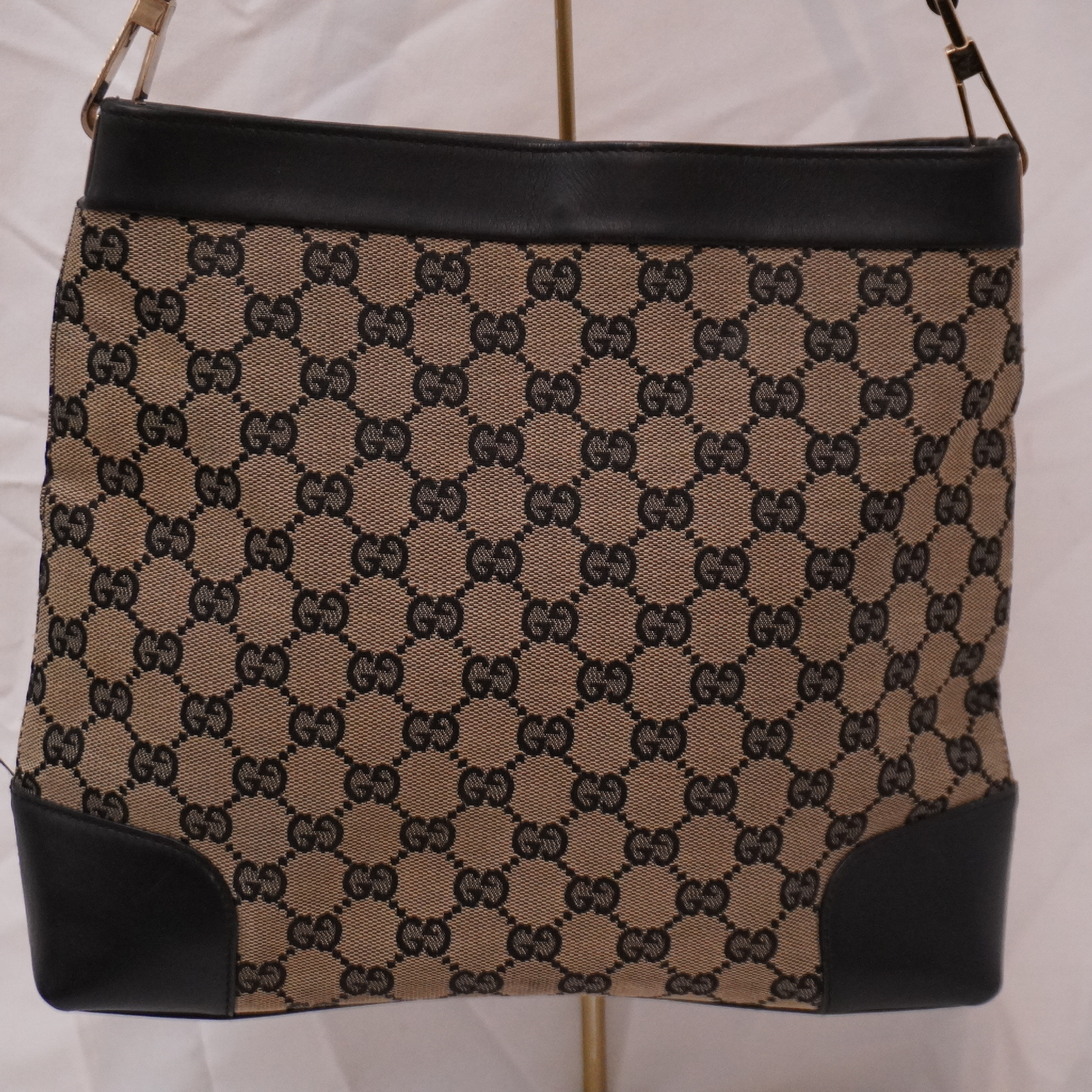 GG One-Shoulder Bag — view 7