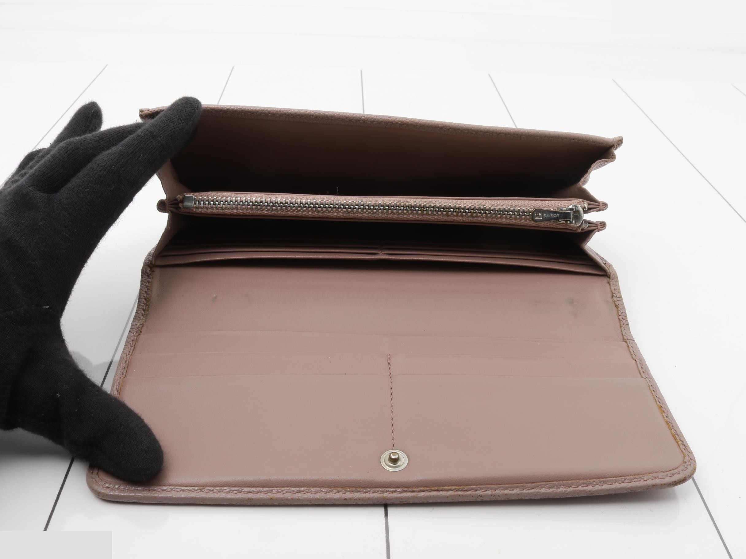 Other lines: Bags and Wallets — view 4