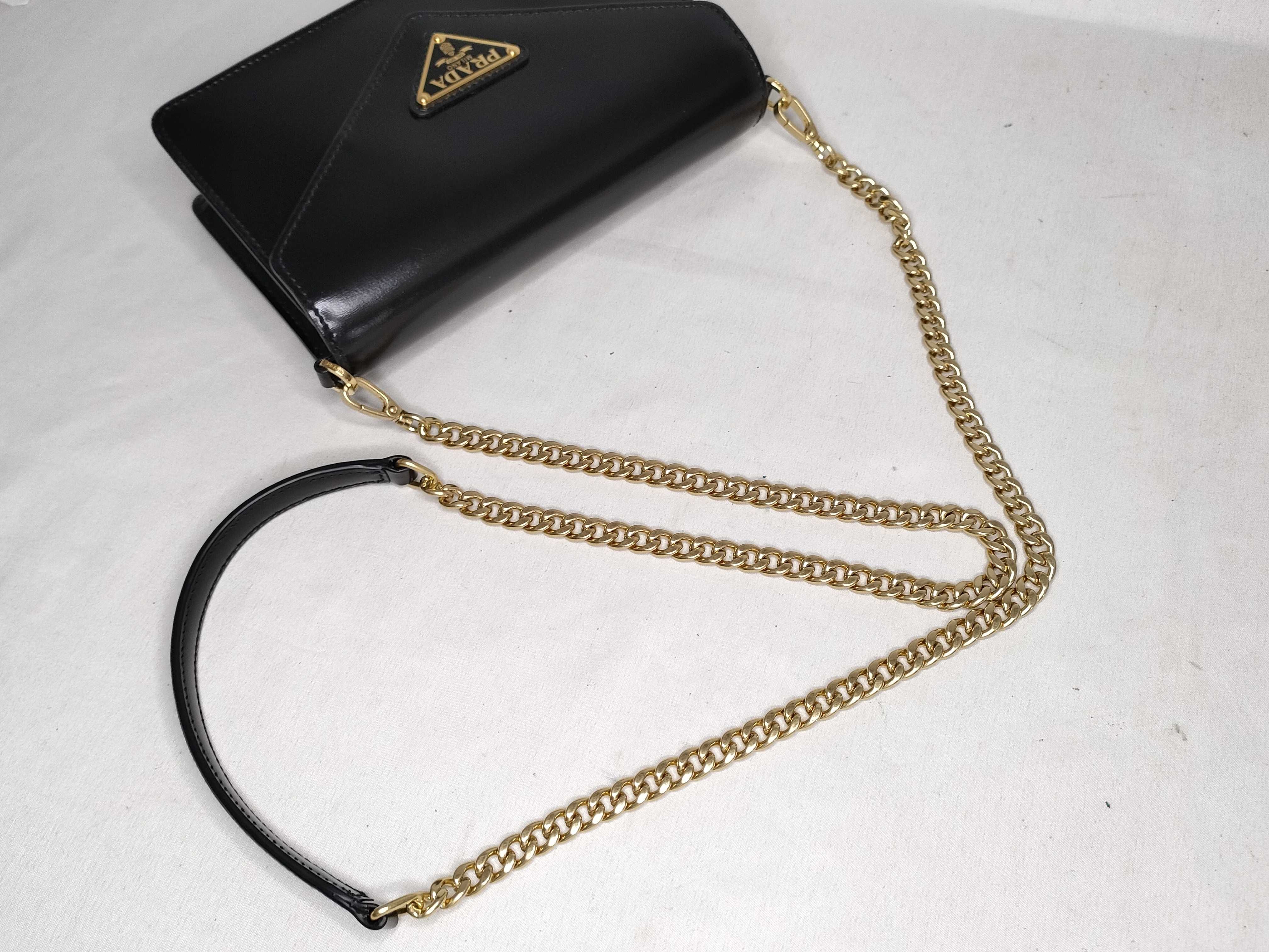 Chain Shoulder Bag, Leather, Black Shoulder Bag — view 3