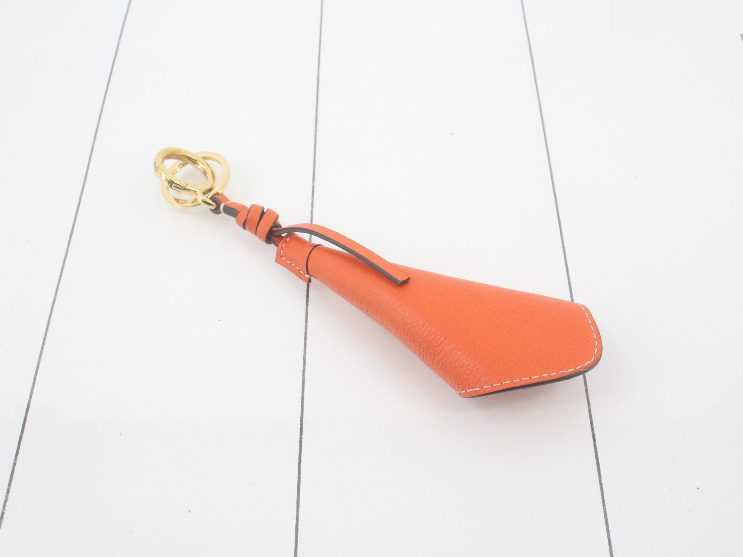 Other items: Small accessories, phone straps, keychains — view 2