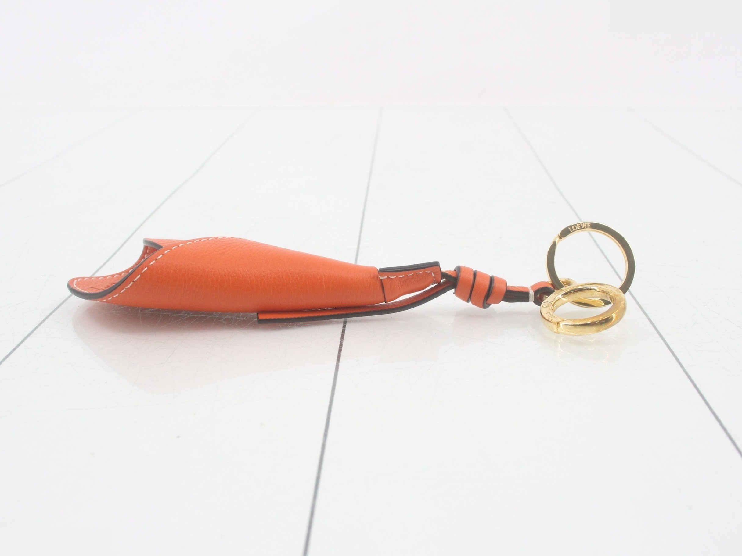 Other items: Small accessories, phone straps, keychains — view 3