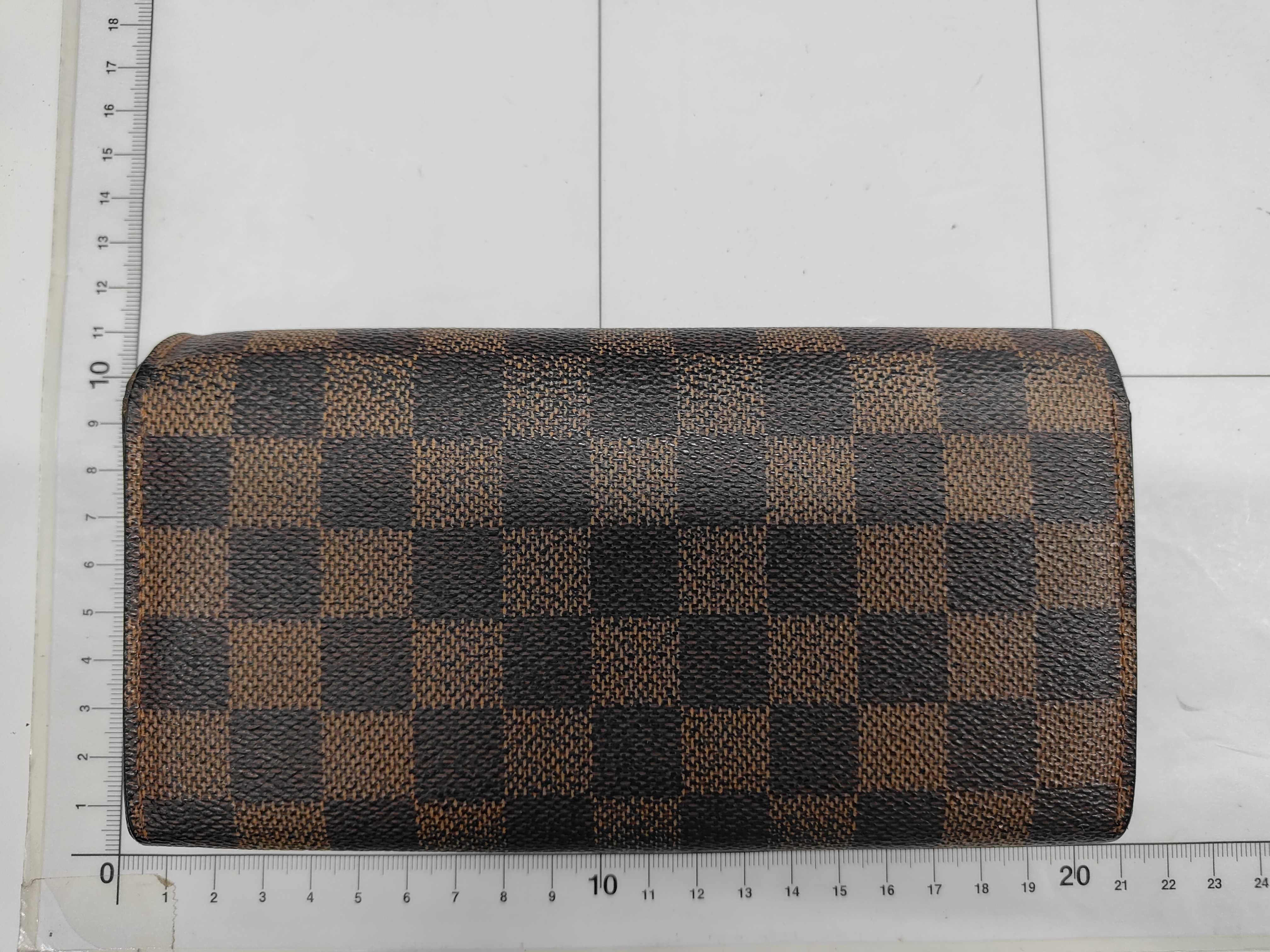 wallet — view 2