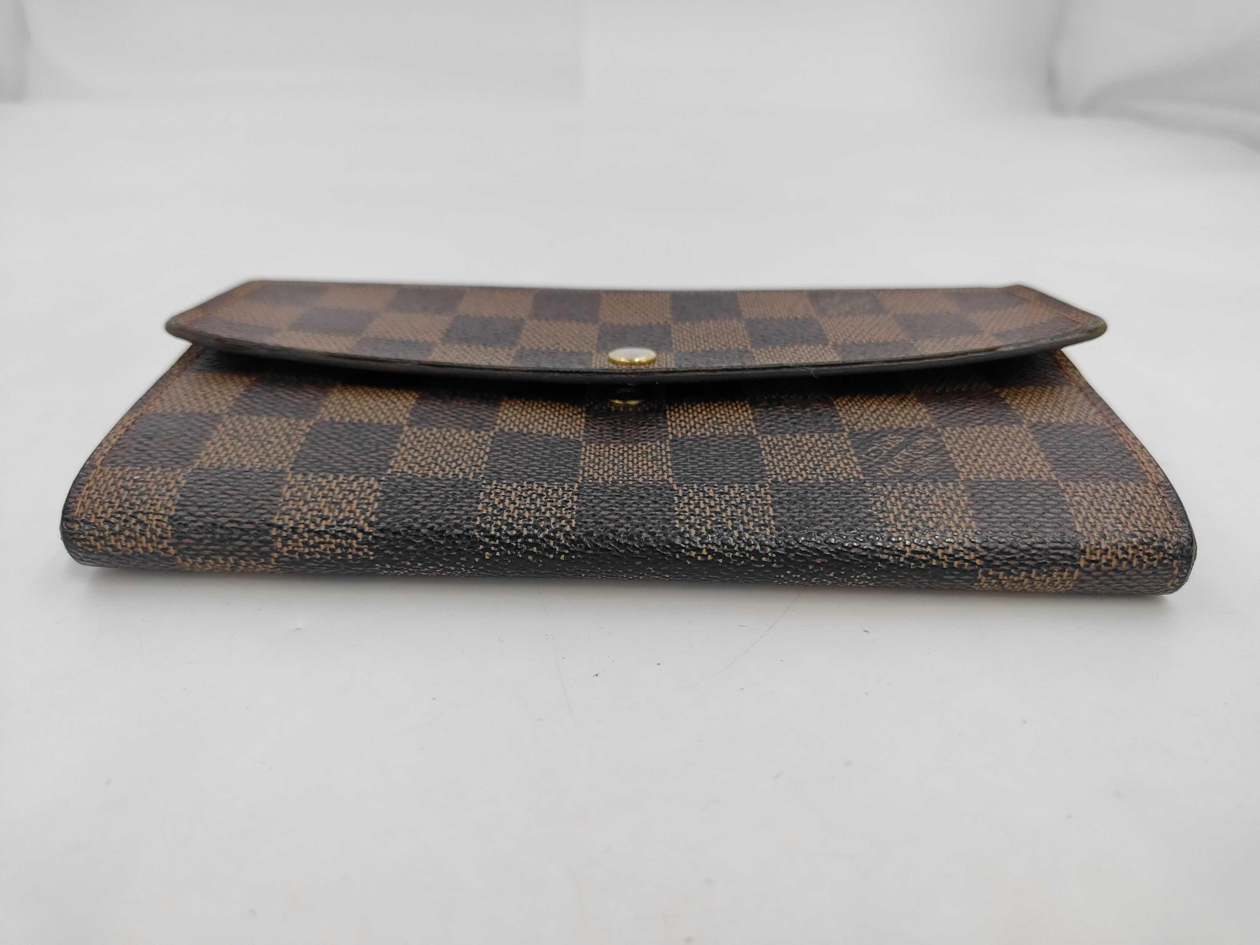 wallet — view 3