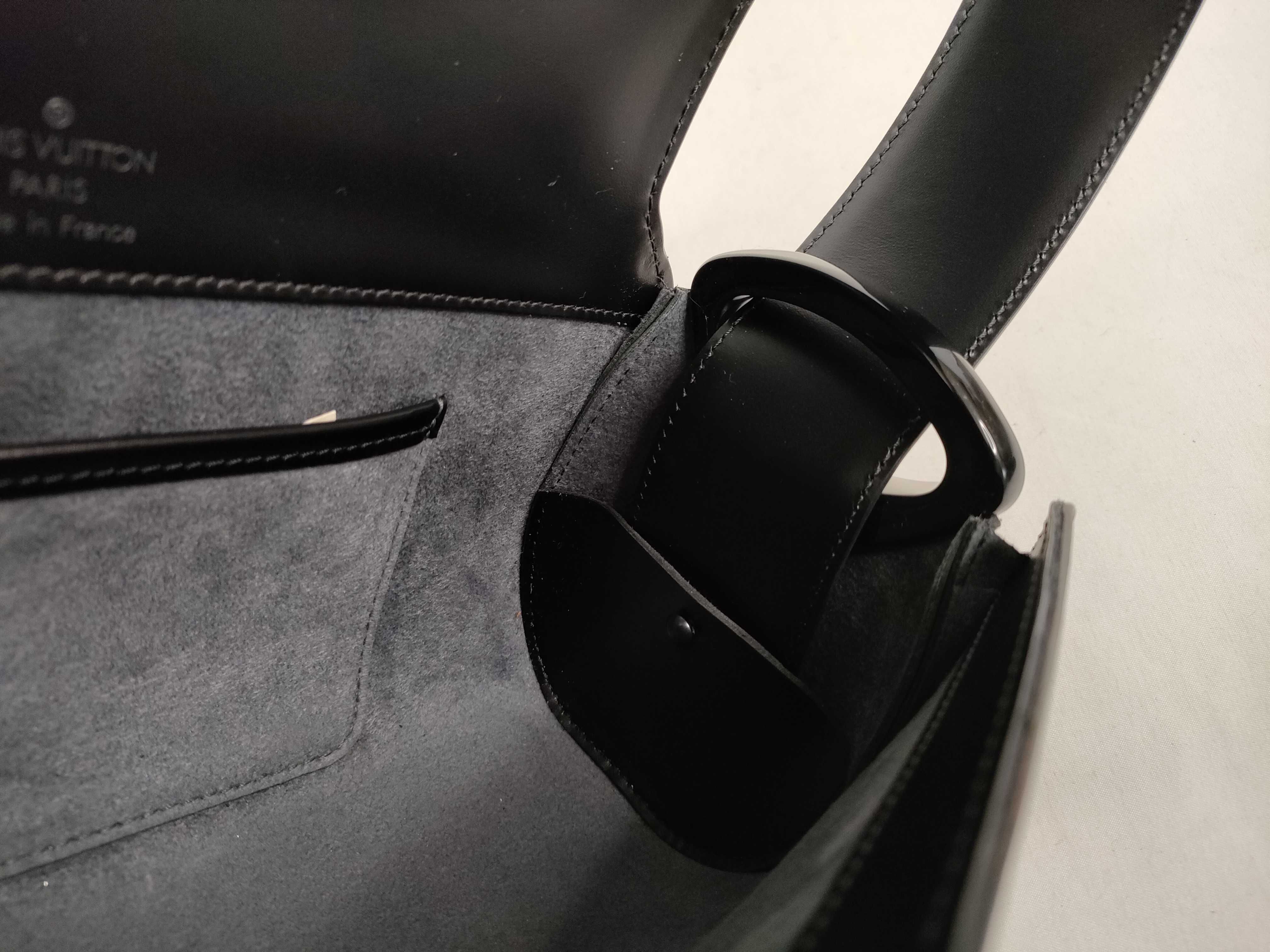 Epi Nocturne PM Epi Black Shoulder Bag with Dust Bag and Box — view 9
