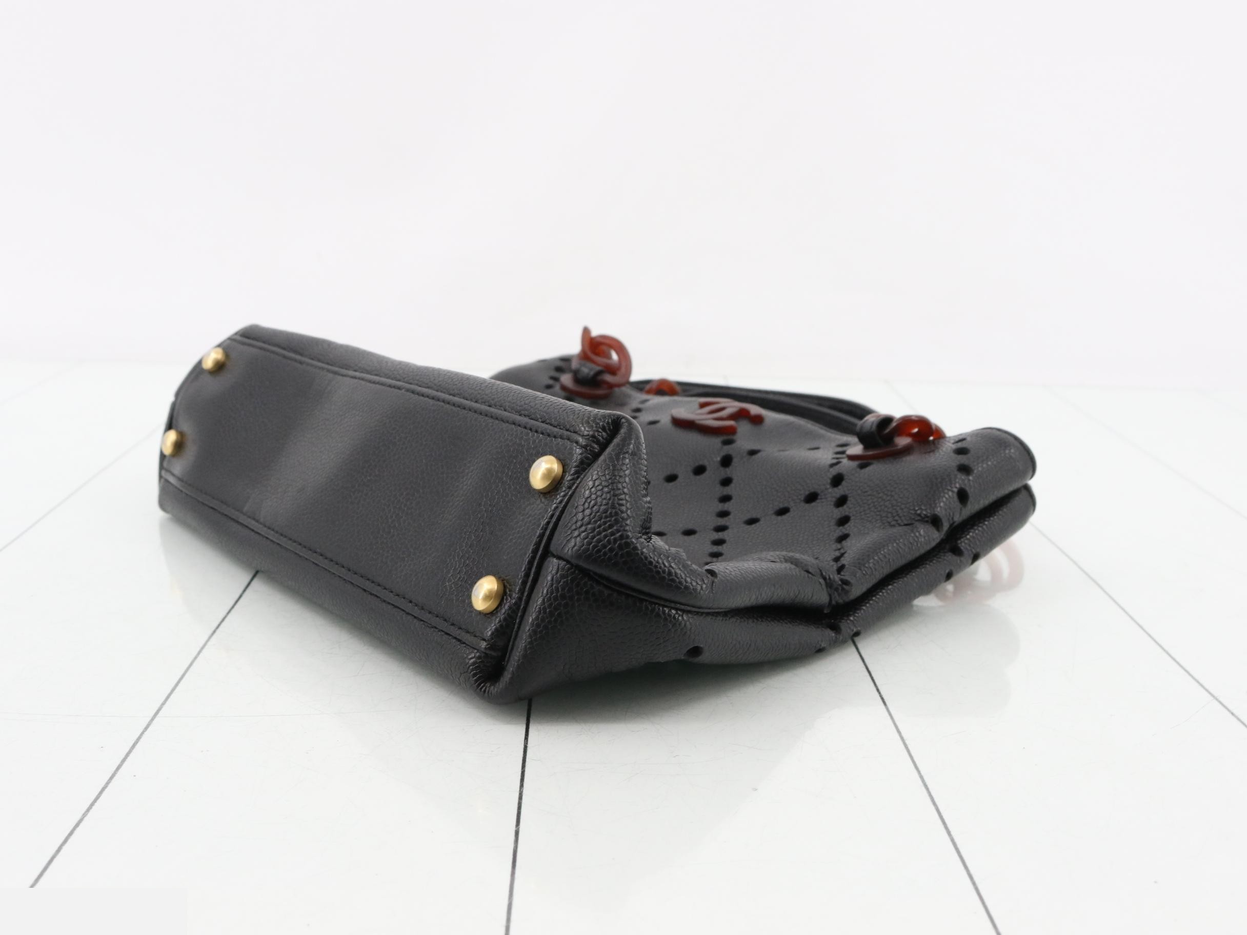 Caviar skin perforated tortoiseshell handbag — view 6