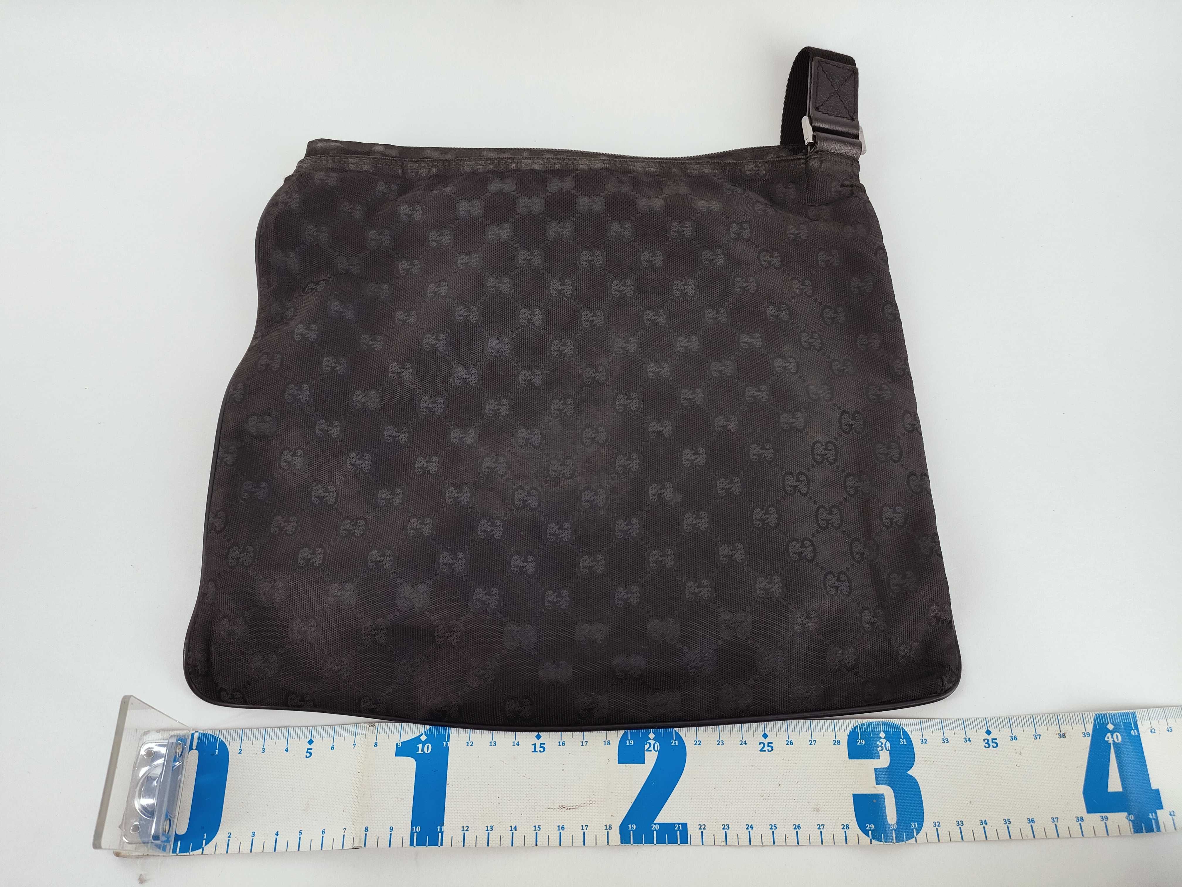 GG Canvas Shoulder Bag — view 2