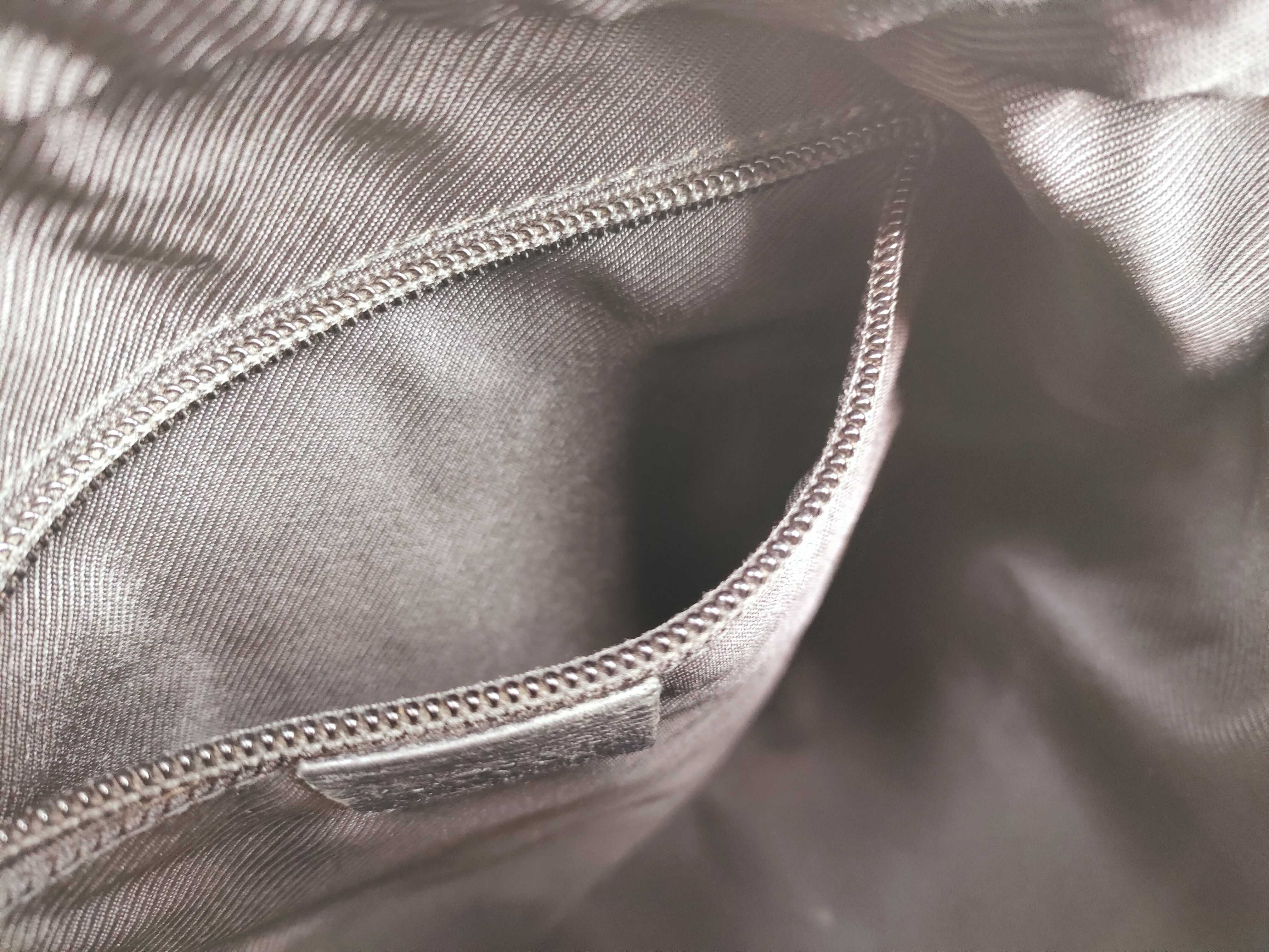 GG Canvas Shoulder Bag — view 12