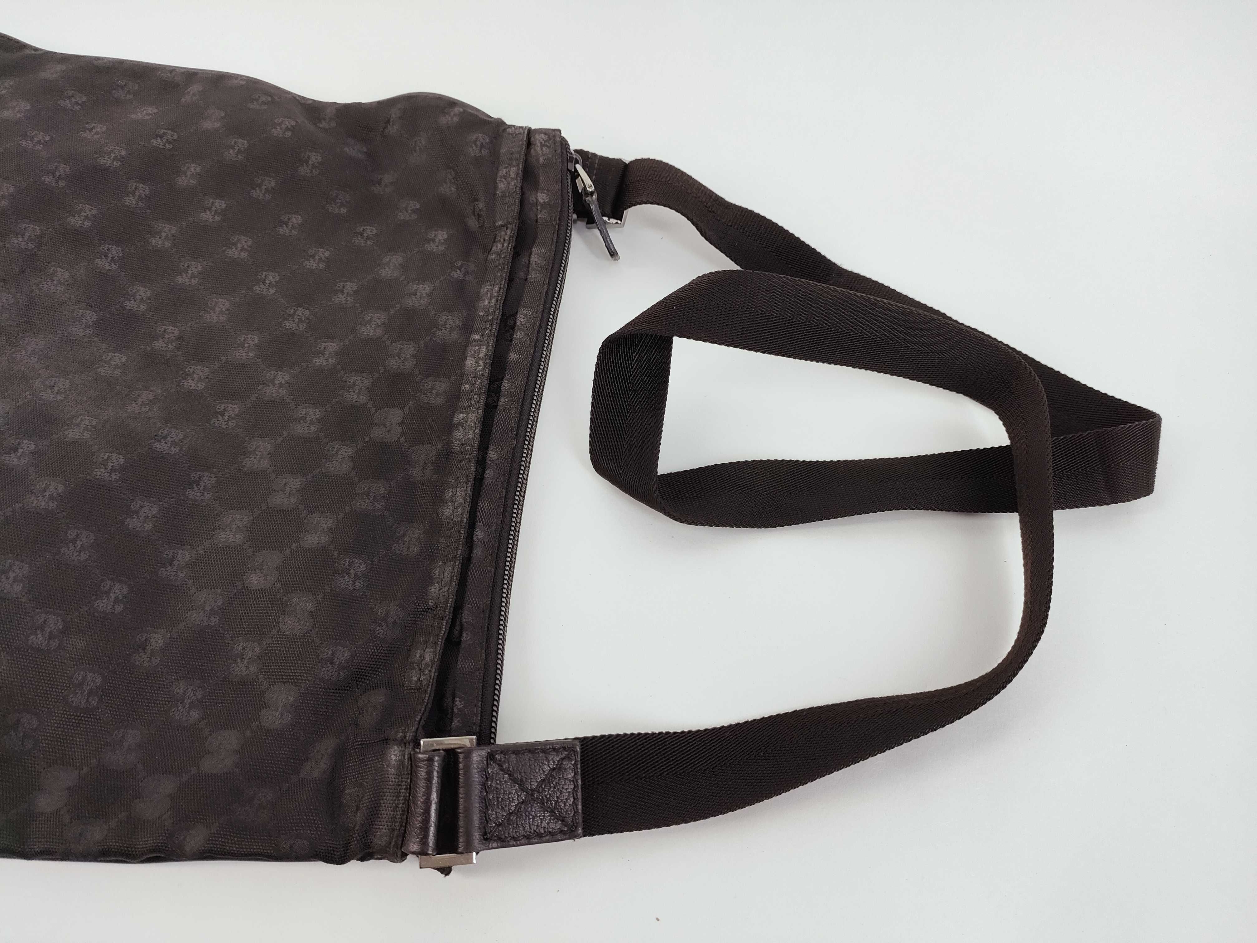 GG Canvas Shoulder Bag — view 3