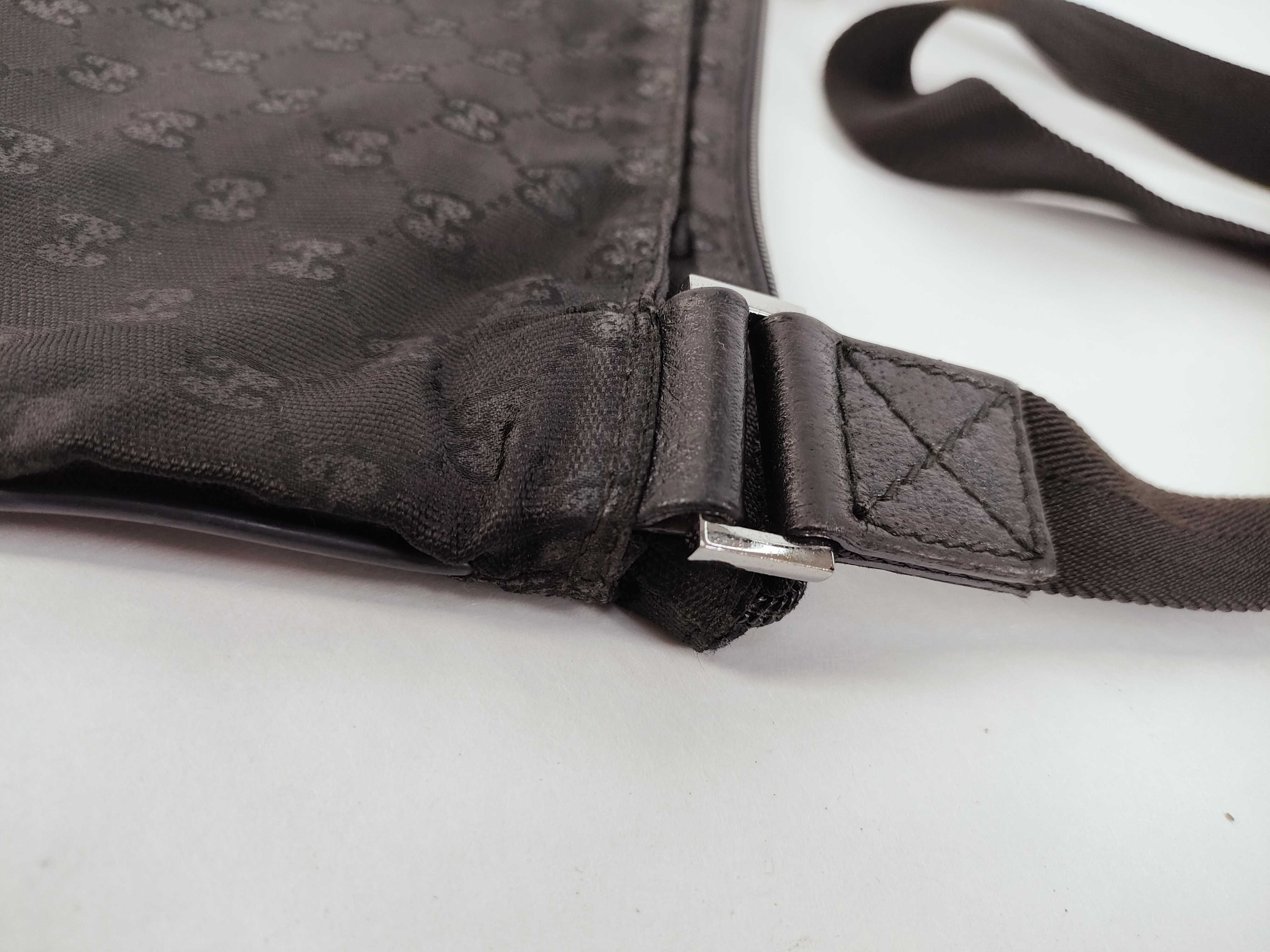 GG Canvas Shoulder Bag — view 5