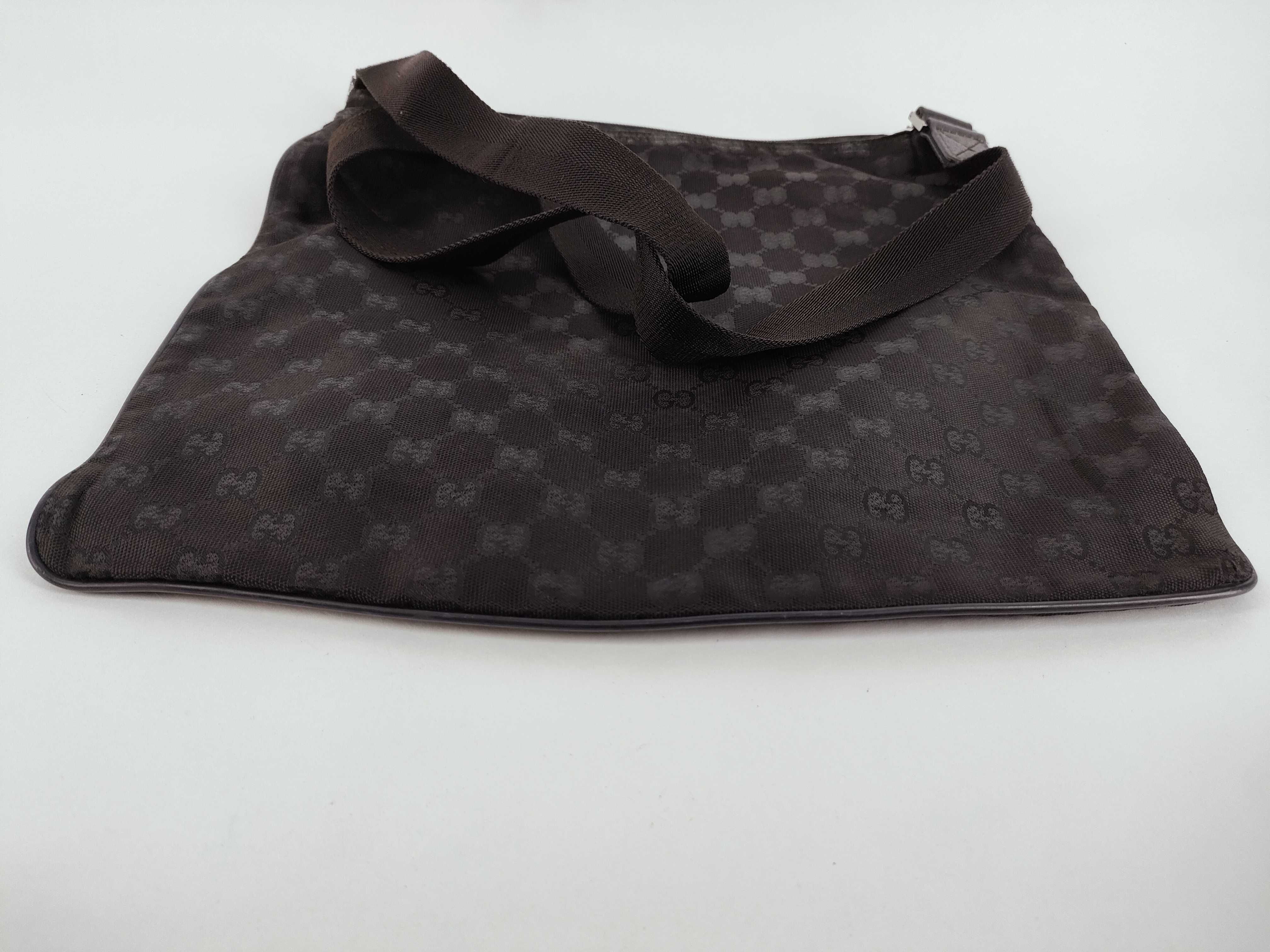GG Canvas Shoulder Bag — view 7