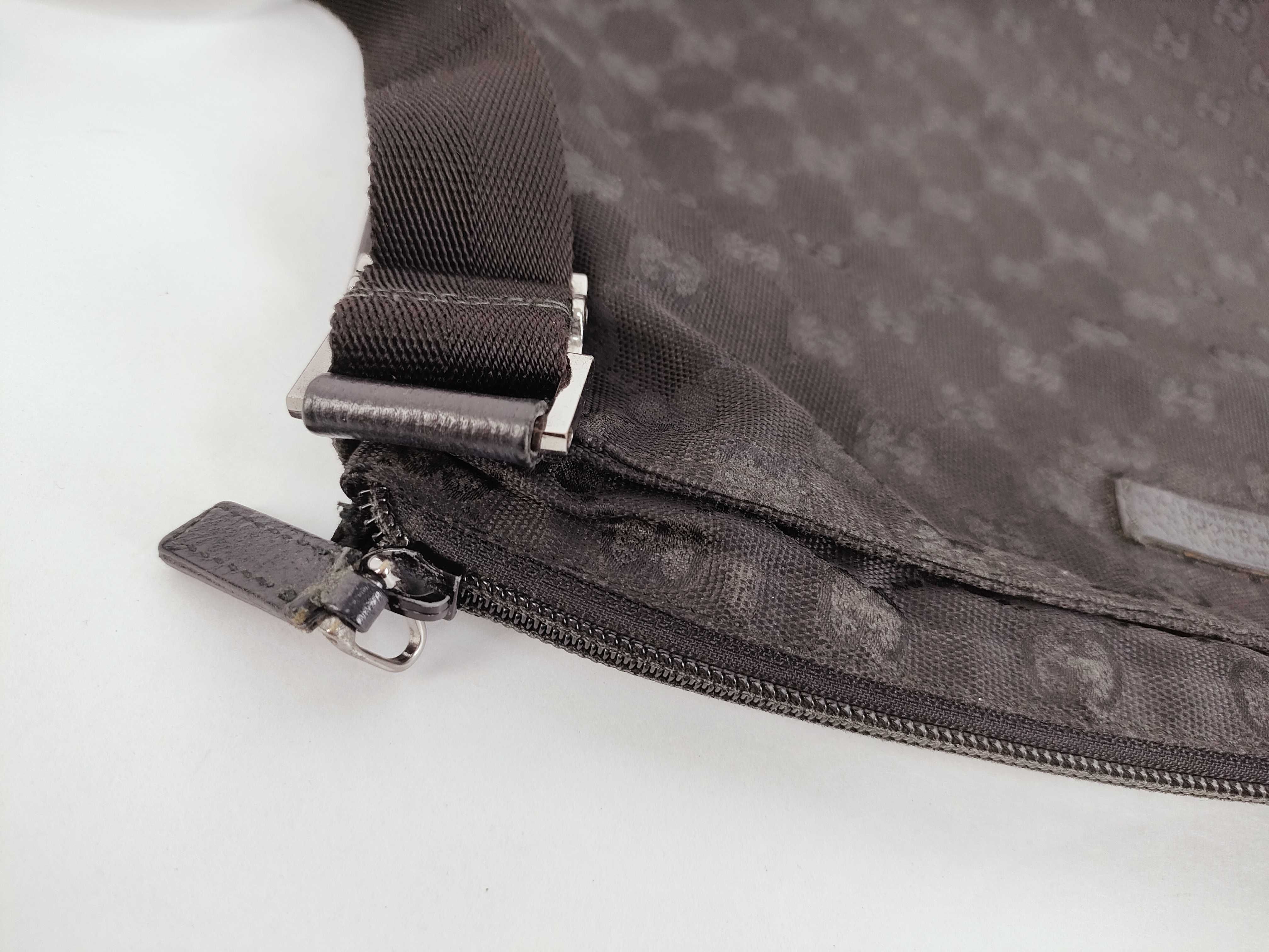 GG Canvas Shoulder Bag — view 8