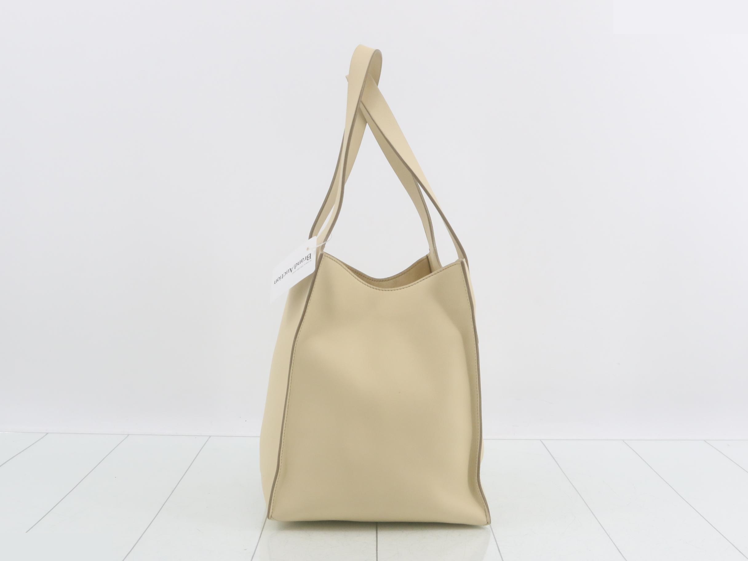 handbag — view 3