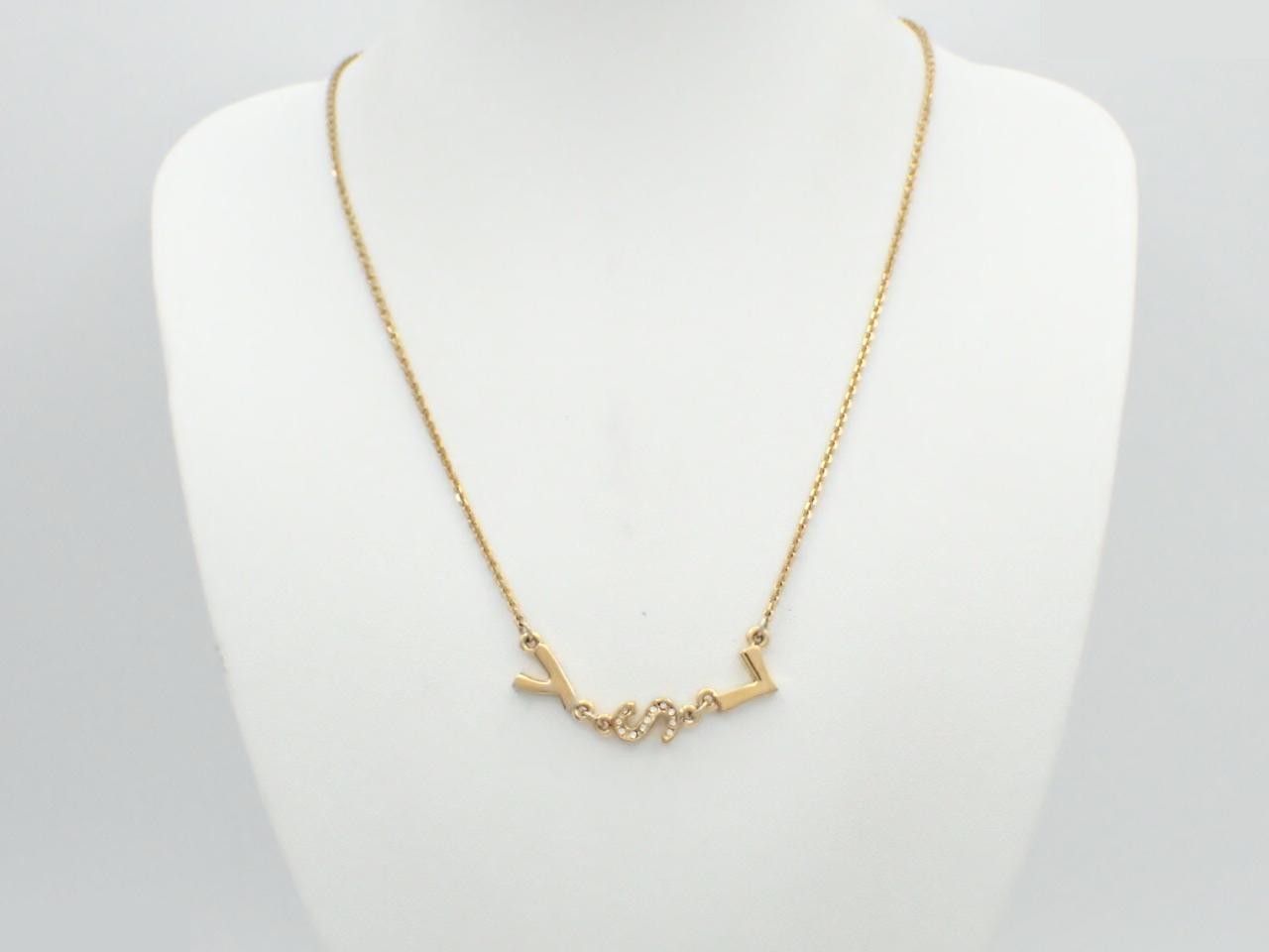 Logo necklace, neck circumference approximately 51 cm — view 3