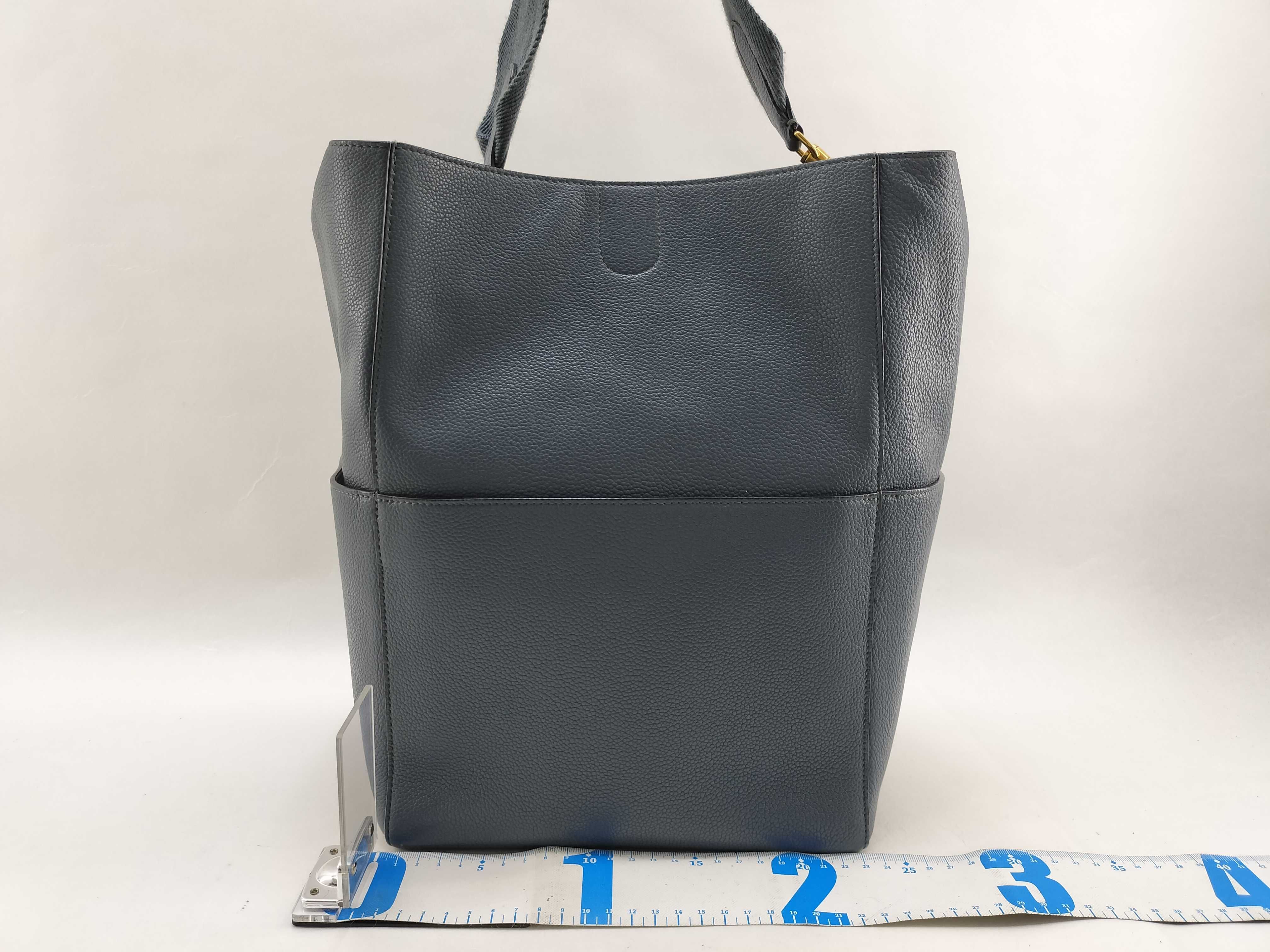 Sangle Bucket Shoulder Bag Leather Shoulder Bag — view 2