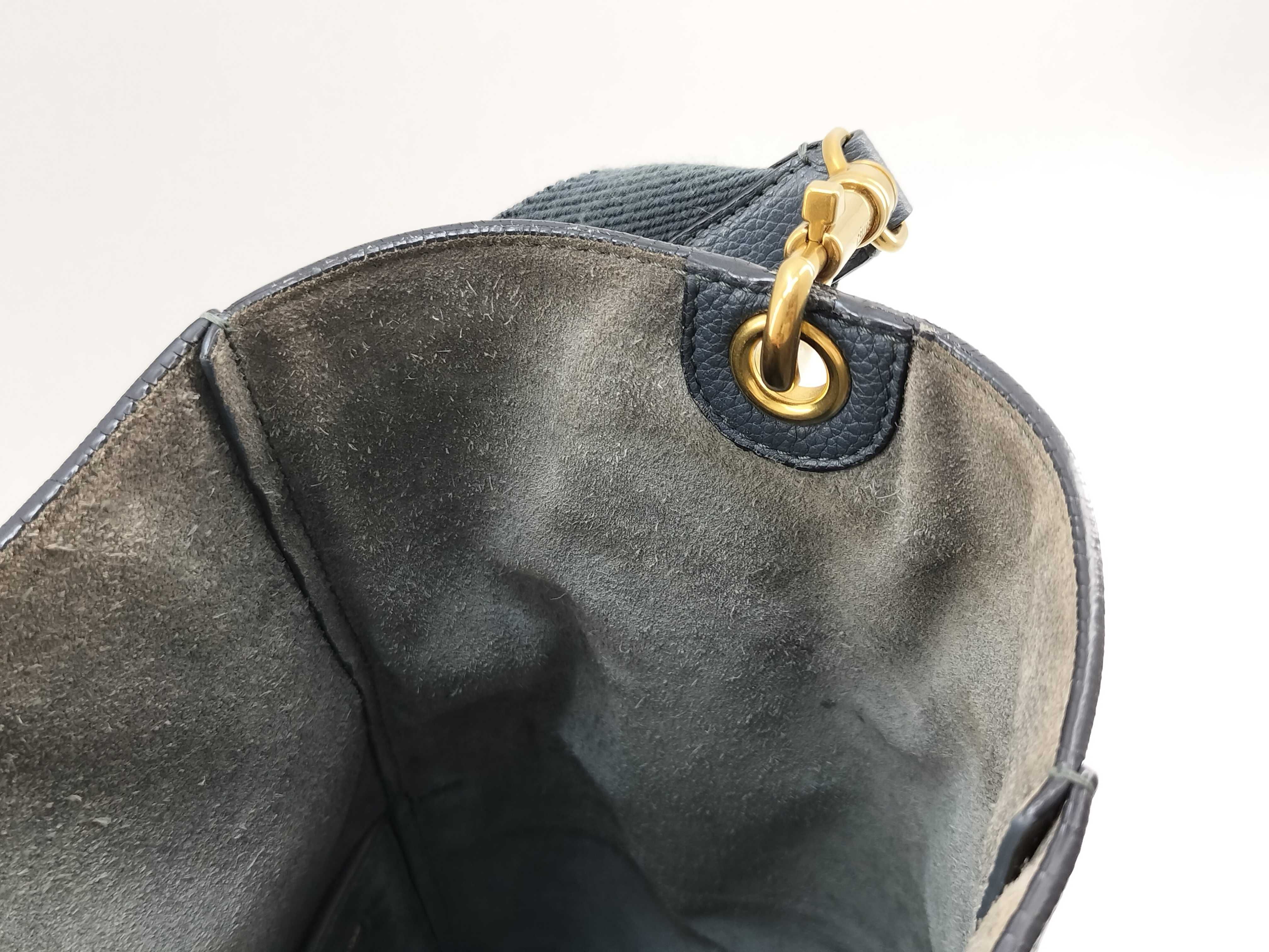 Sangle Bucket Shoulder Bag Leather Shoulder Bag — view 11
