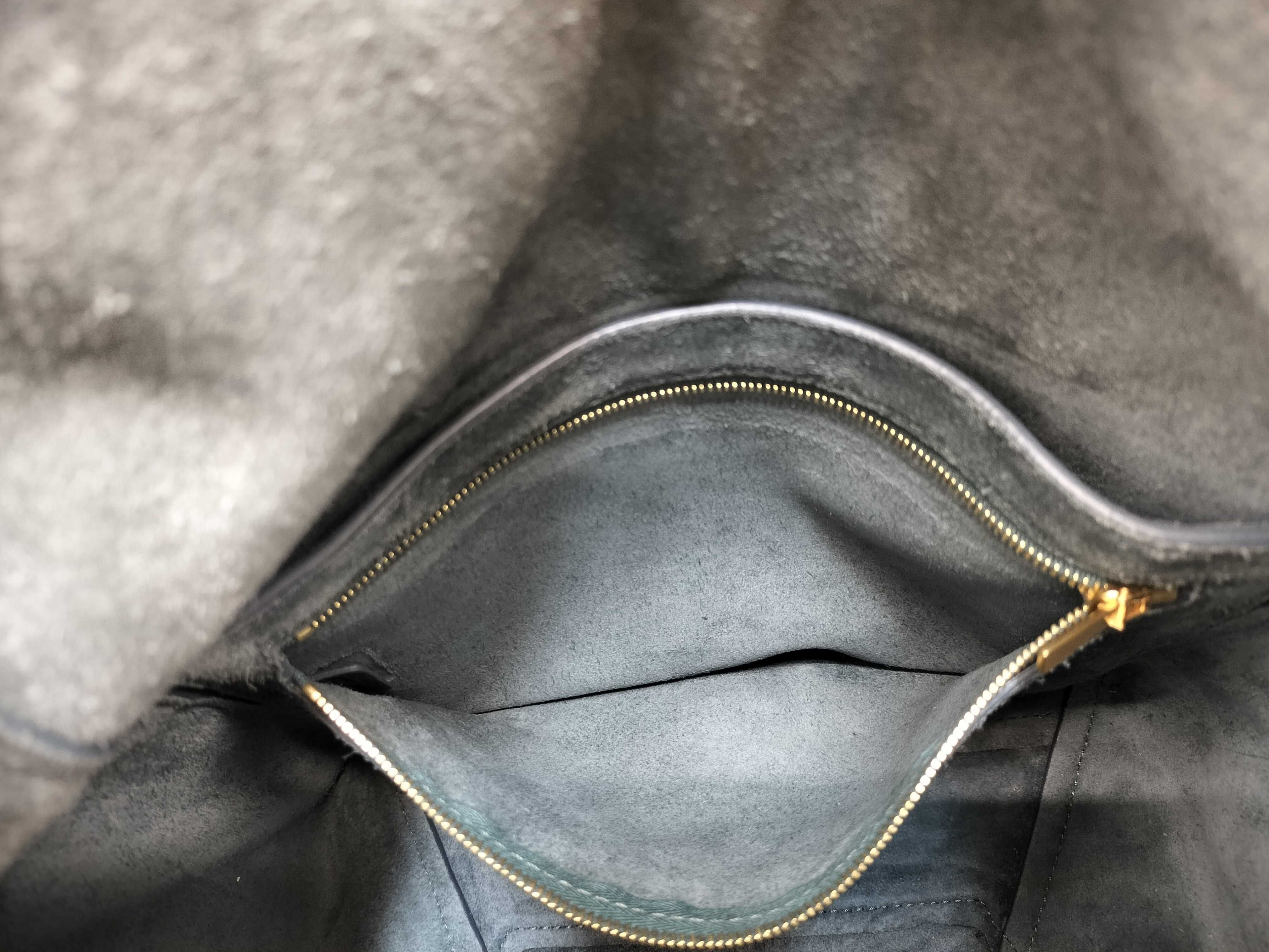 Sangle Bucket Shoulder Bag Leather Shoulder Bag — view 14