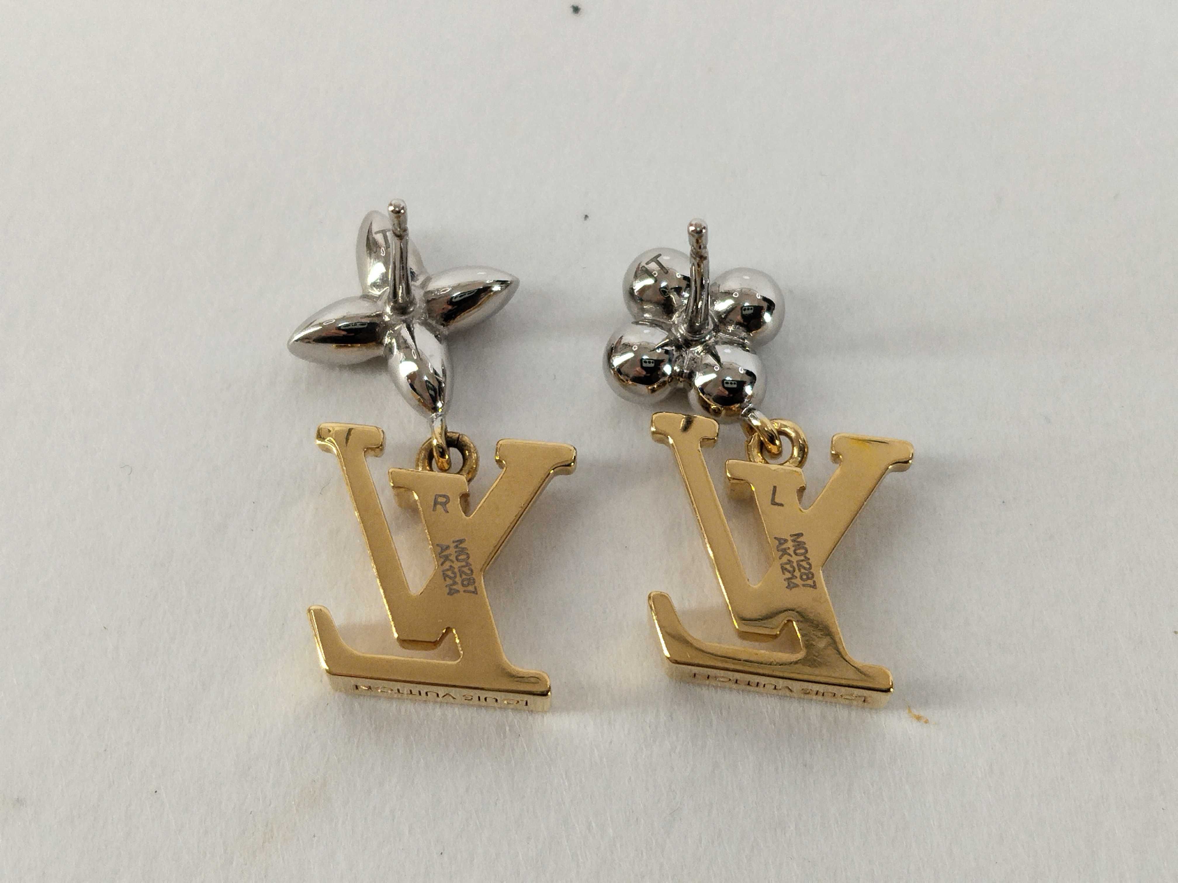 Iconic Flower Earrings M01287 Accessories: Box, Dust Bag, Earrings — view 2