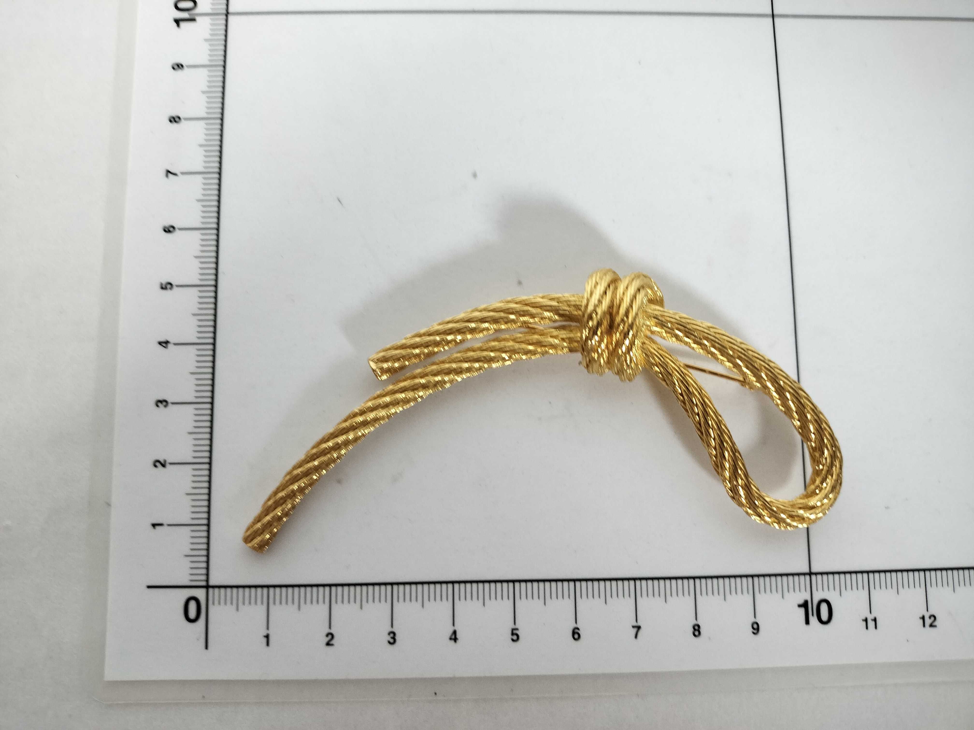 Christian Brooch, Rope Motif Gold Brooch — view 3