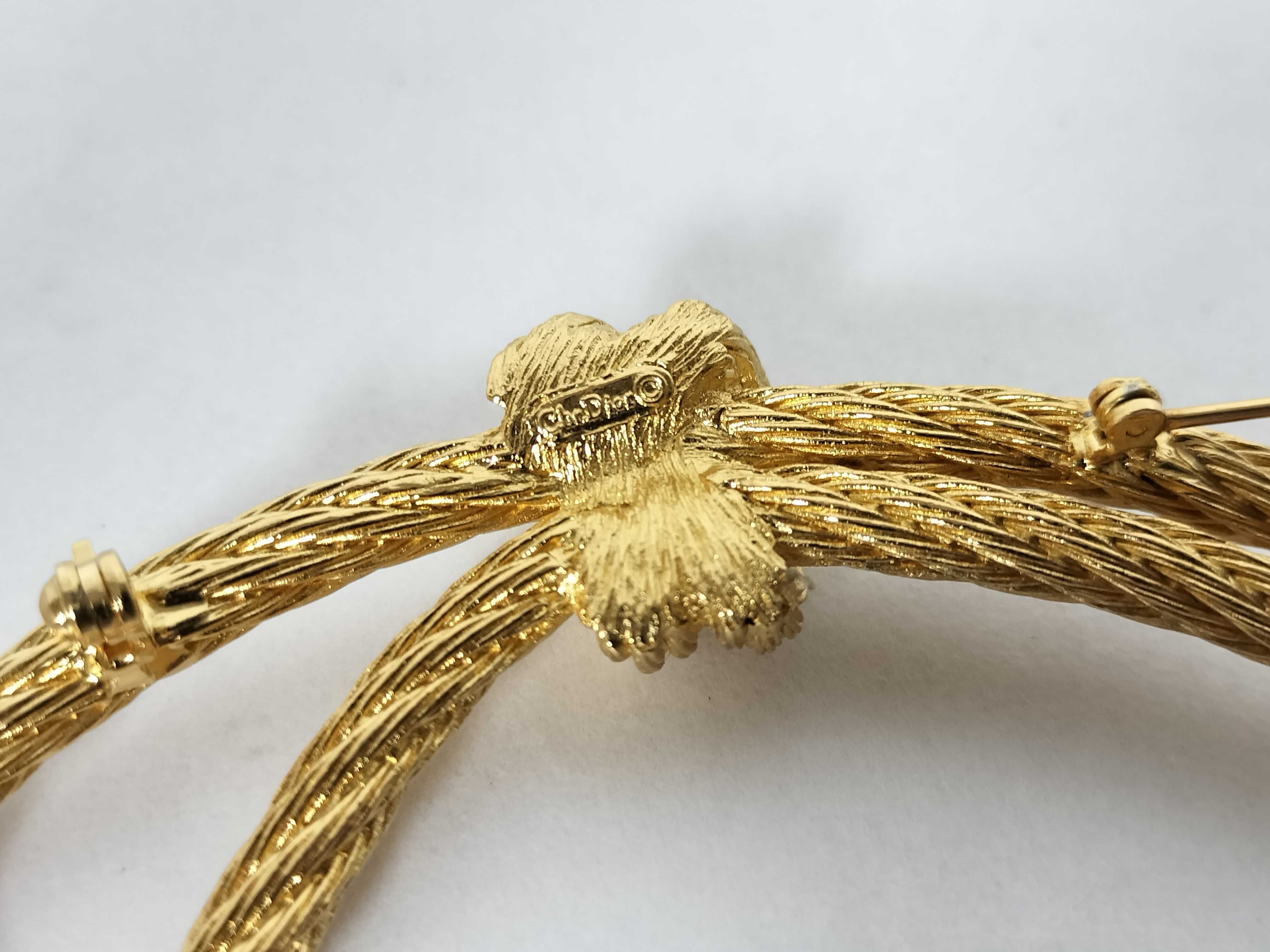 Christian Brooch, Rope Motif Gold Brooch — view 6
