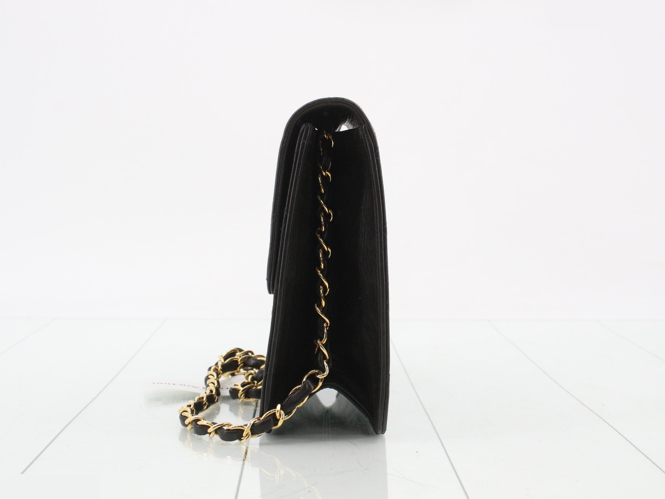 Matelassé (bag) - Shoulder bag — view 3