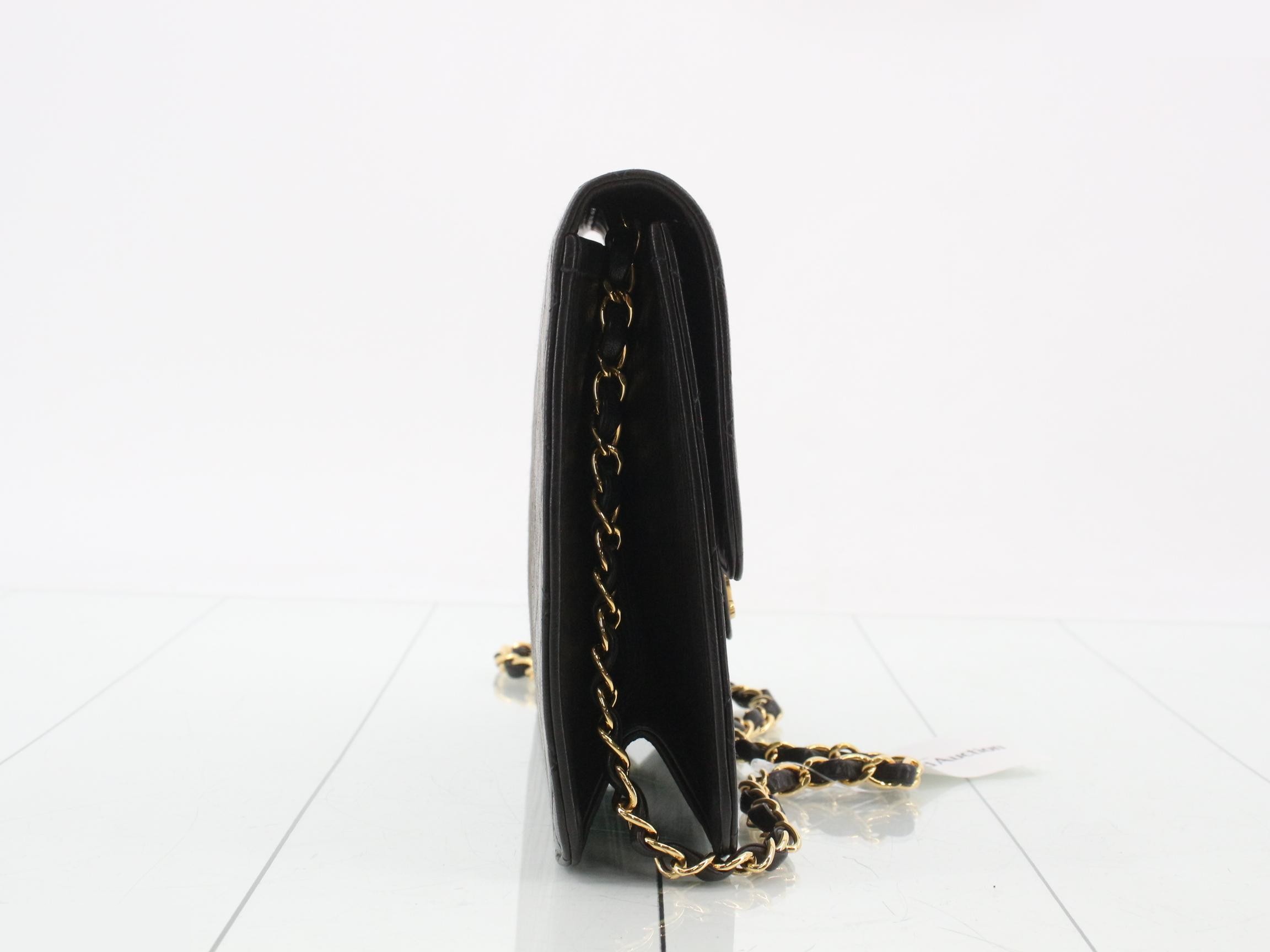 Matelassé (bag) - Shoulder bag — view 4