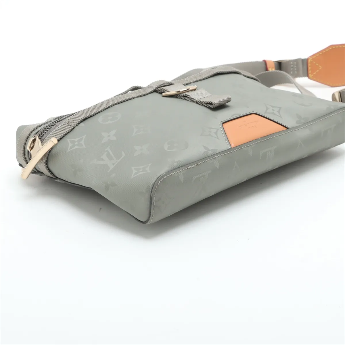 Monogram Titanium Messenger PM M43889 PL2128 Khaki x Brown — view 4