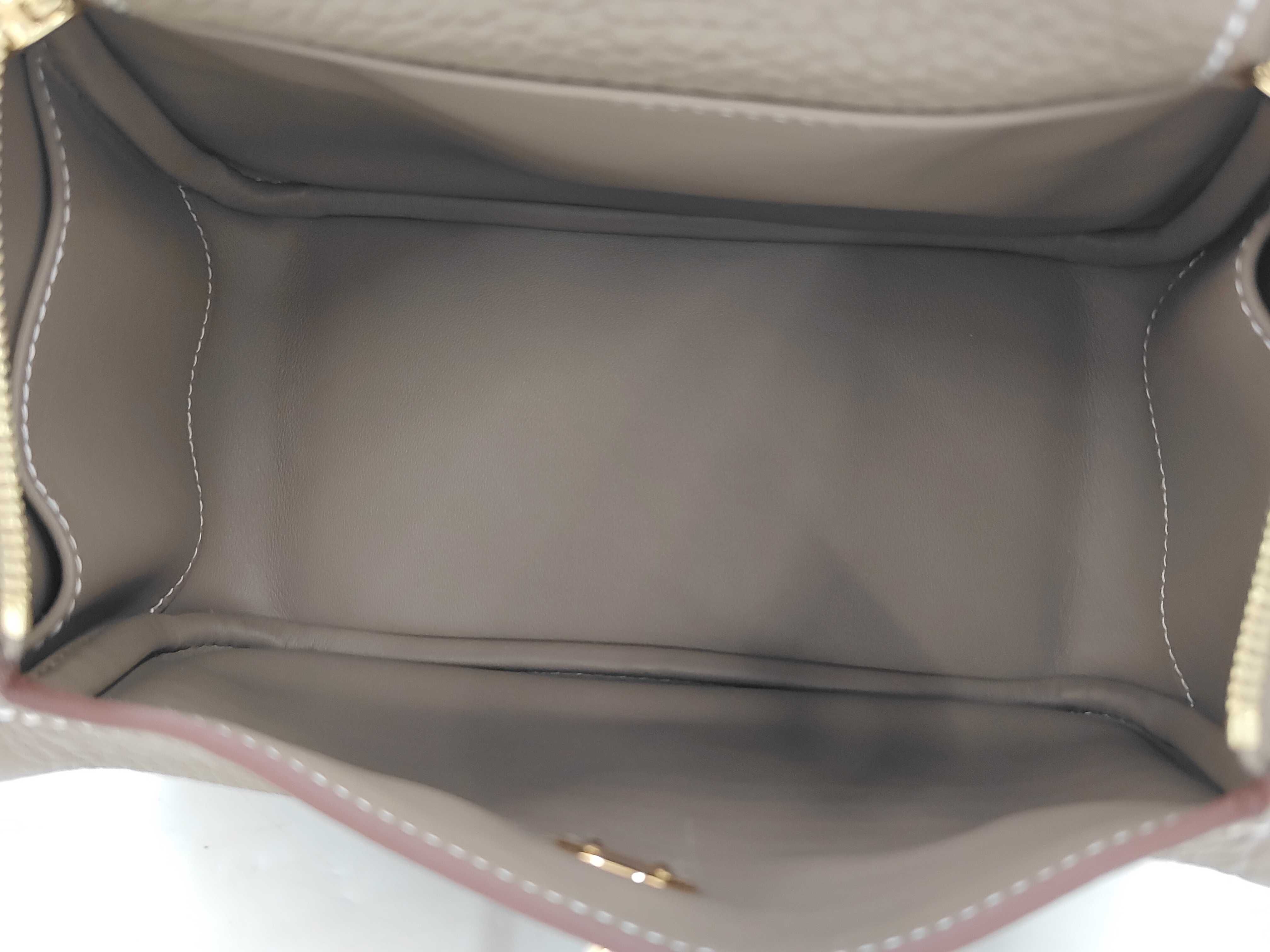 Lindy Mini bag in Taurillon Clemence leather, Etoupe color, gold hardware, G stamp. — view 8