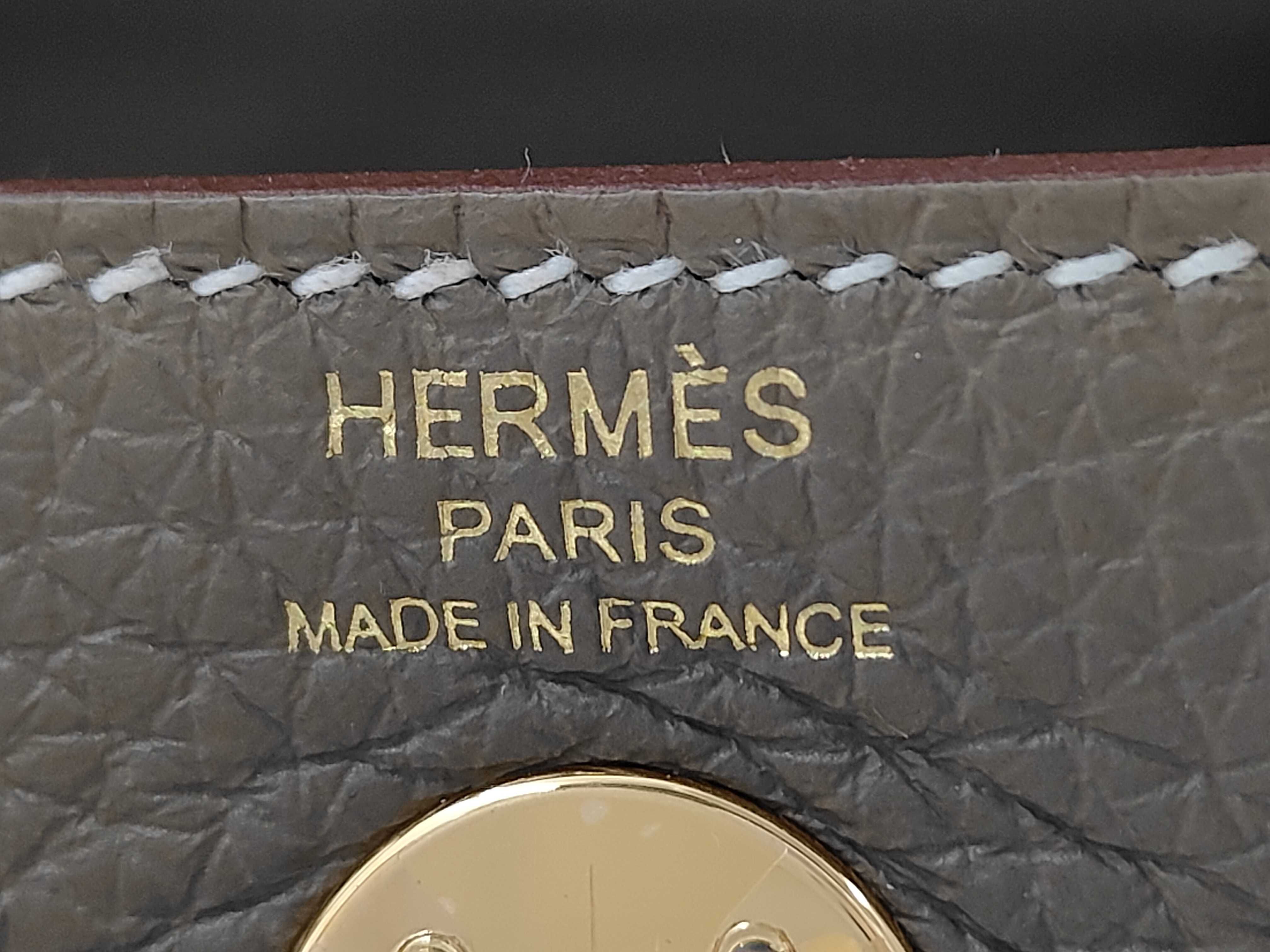 Lindy Mini bag in Taurillon Clemence leather, Etoupe color, gold hardware, G stamp. — view 9