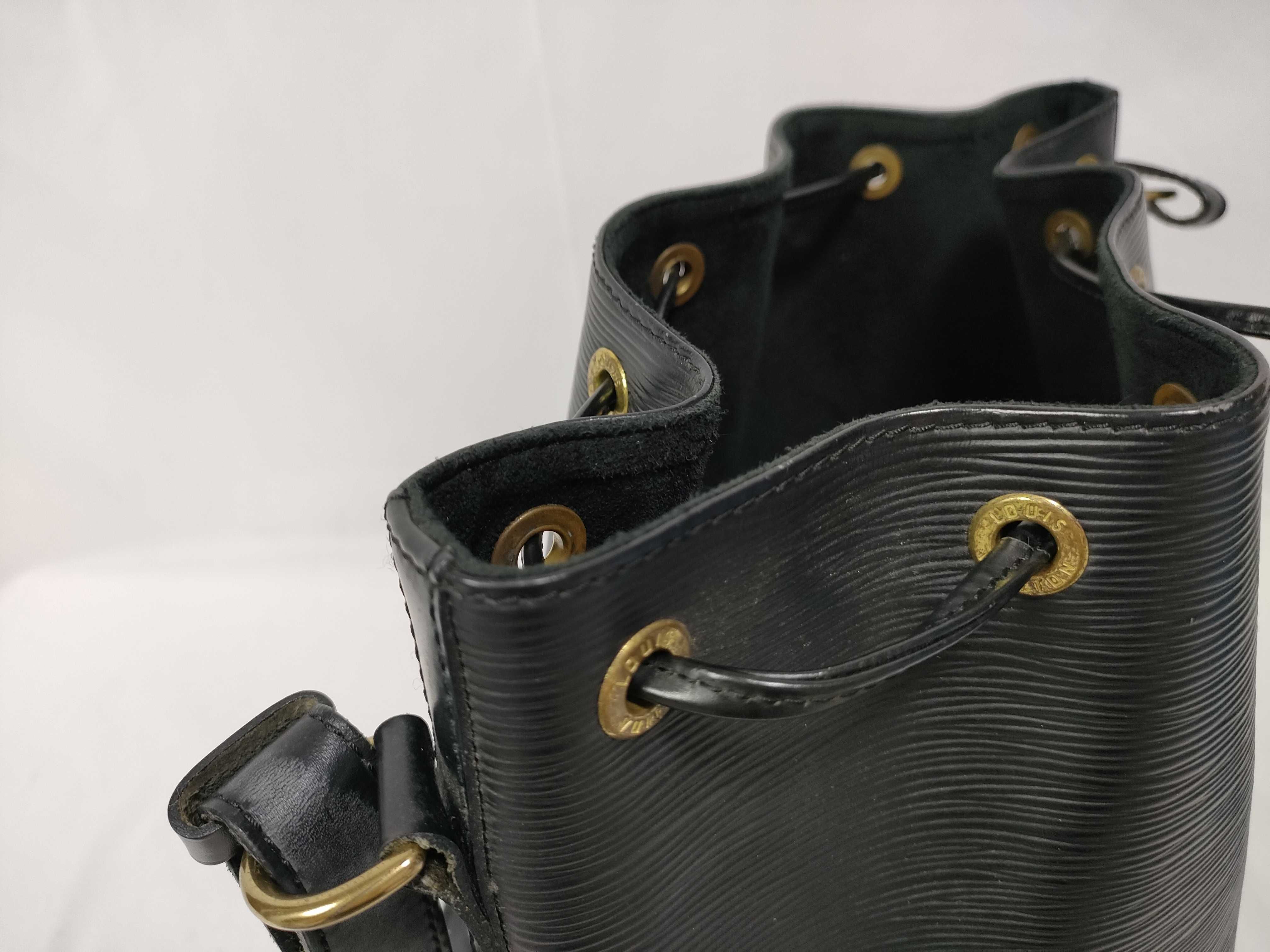 Epi Noir Black Noe Shoulder Bag — view 14