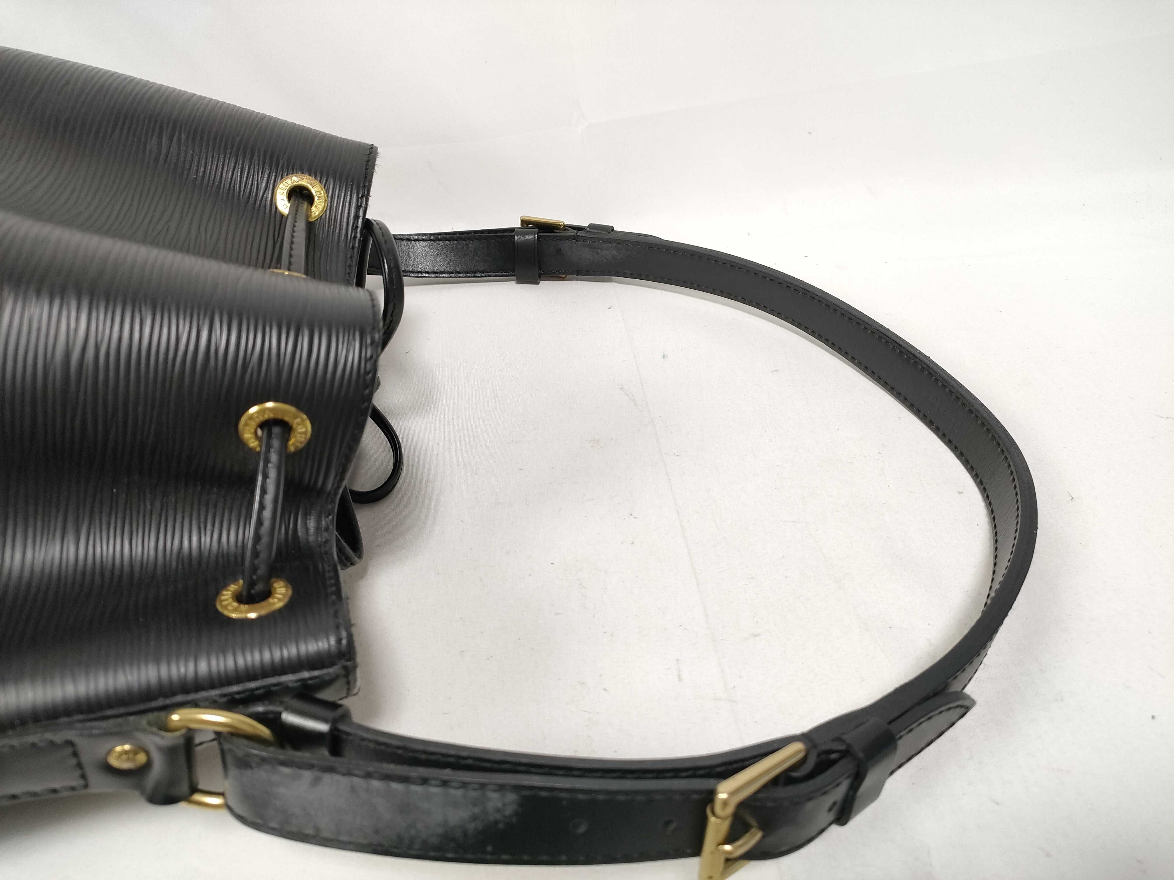 Epi Noir Black Noe Shoulder Bag — view 9
