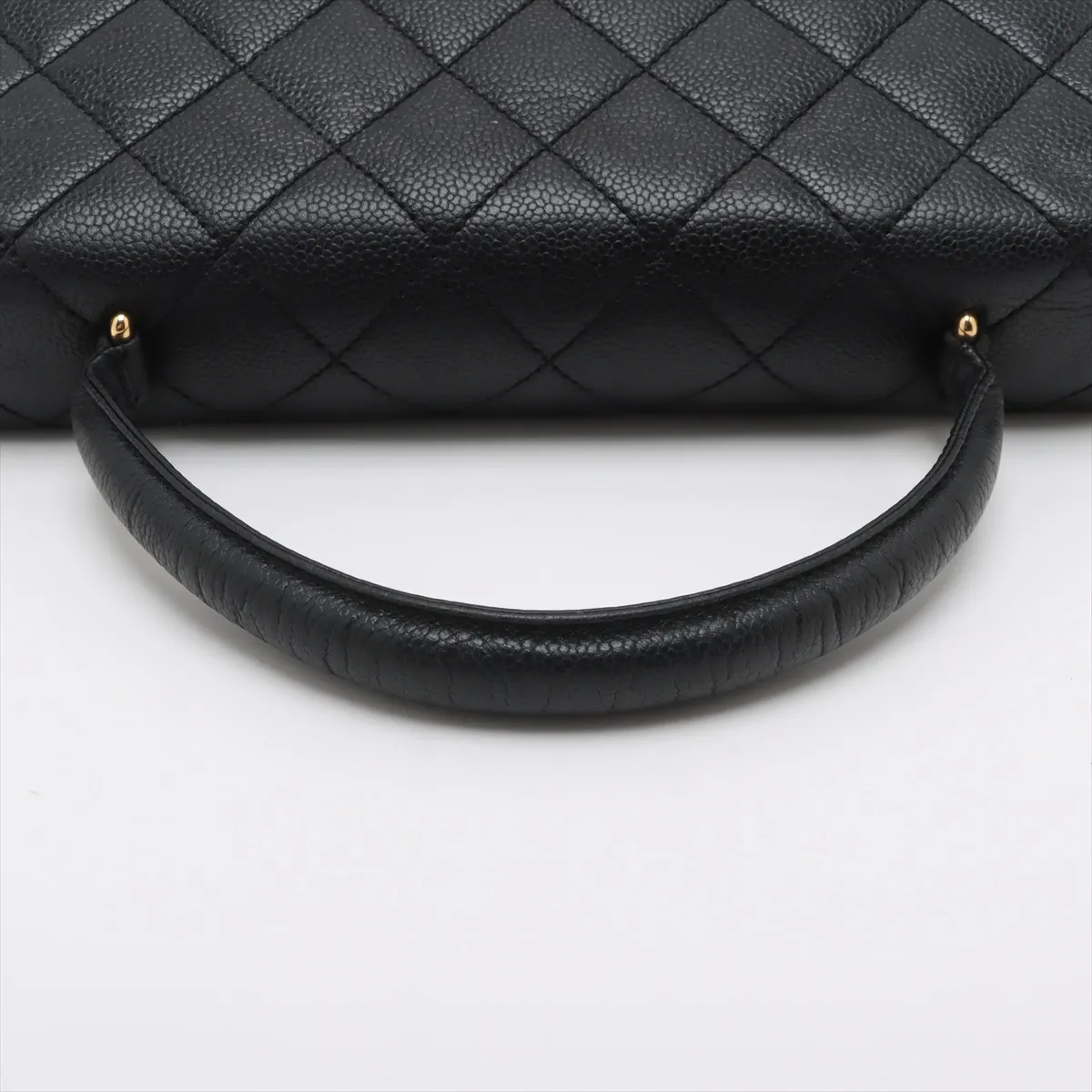 Matelasse caviar skin handbag black gold hardware 6600377 6th series — view 5
