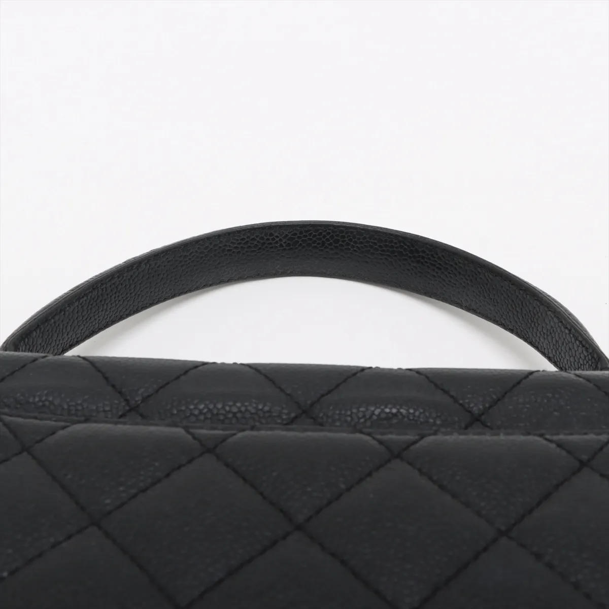 Matelasse caviar skin handbag black gold hardware 6600377 6th series — view 6