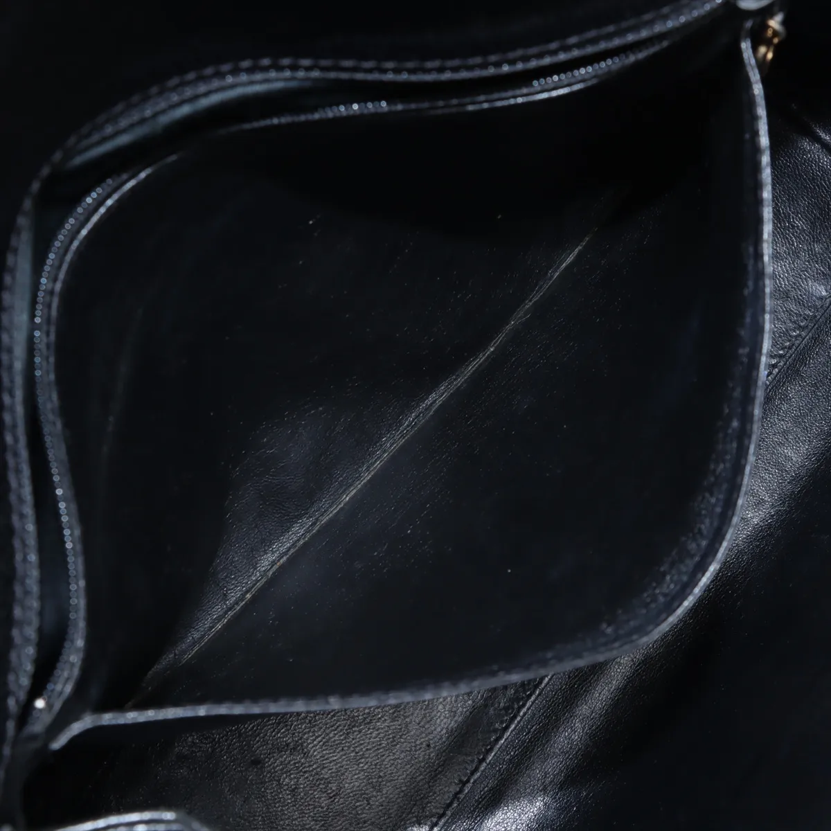Matelasse caviar skin handbag black gold hardware 6600377 6th series — view 8
