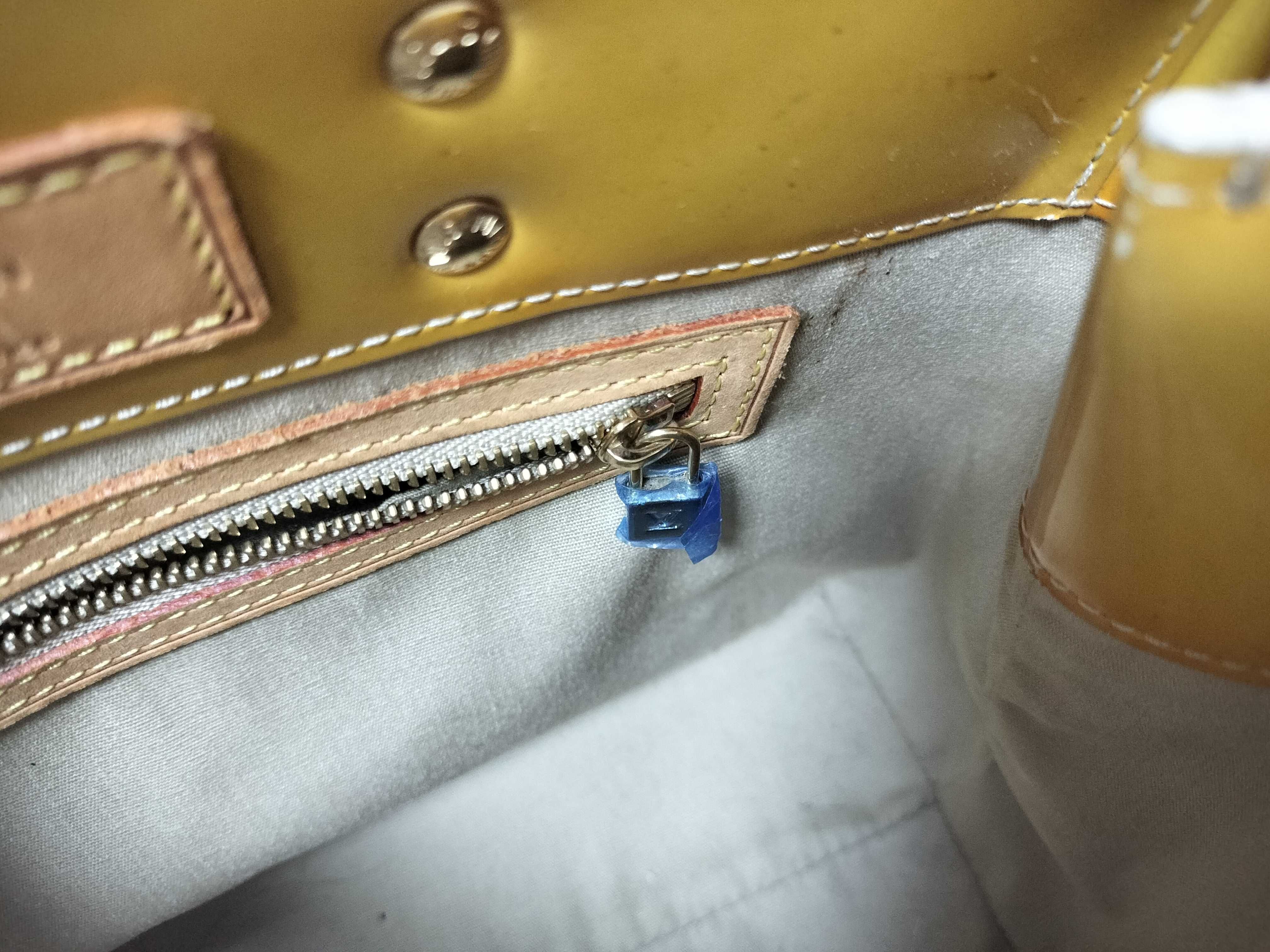 Vernis Lead PM Tote Bag — view 11