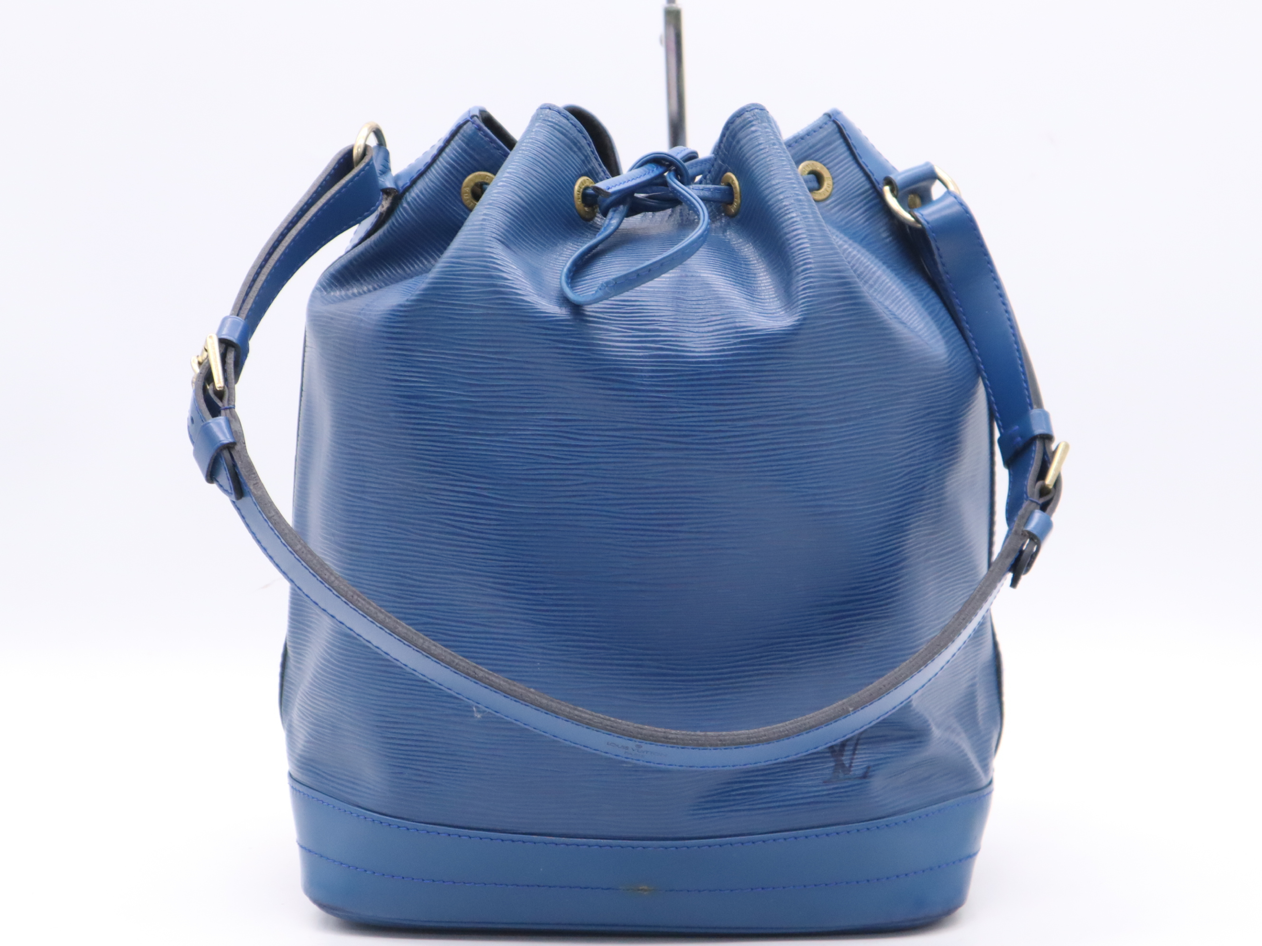 M44005 Epi Noe Toledo Blue Shoulder Bag