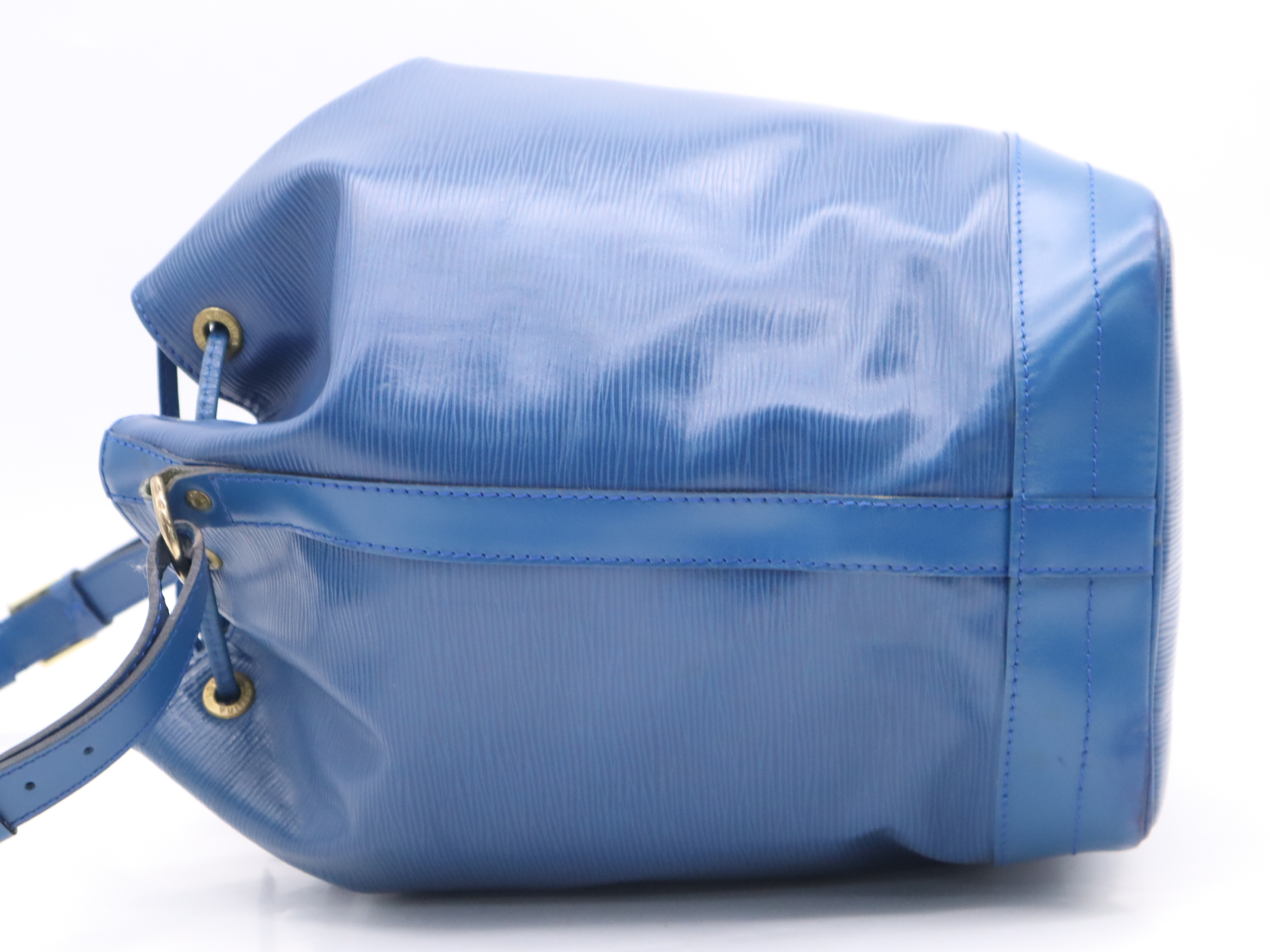 M44005 Epi Noe Toledo Blue Shoulder Bag — view 3