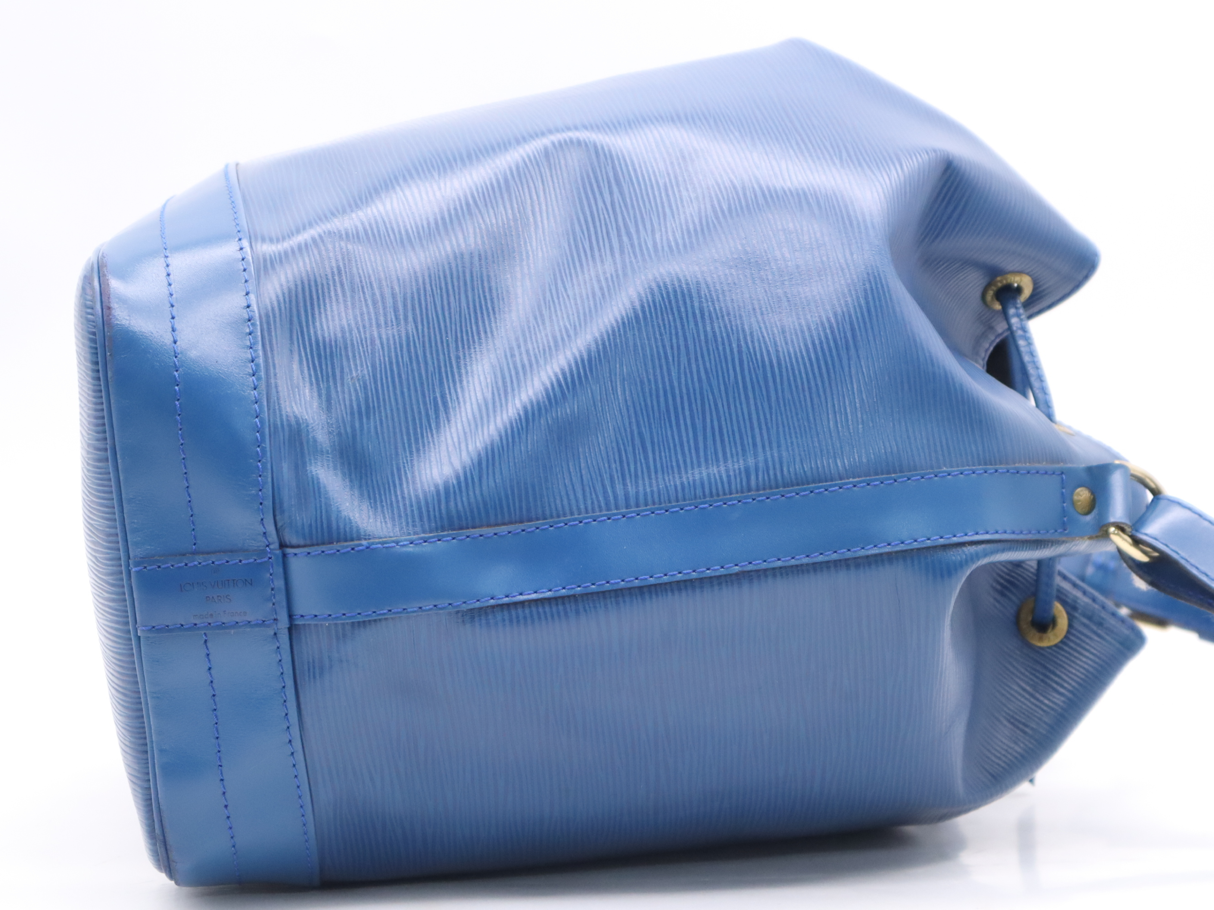 M44005 Epi Noe Toledo Blue Shoulder Bag — view 5