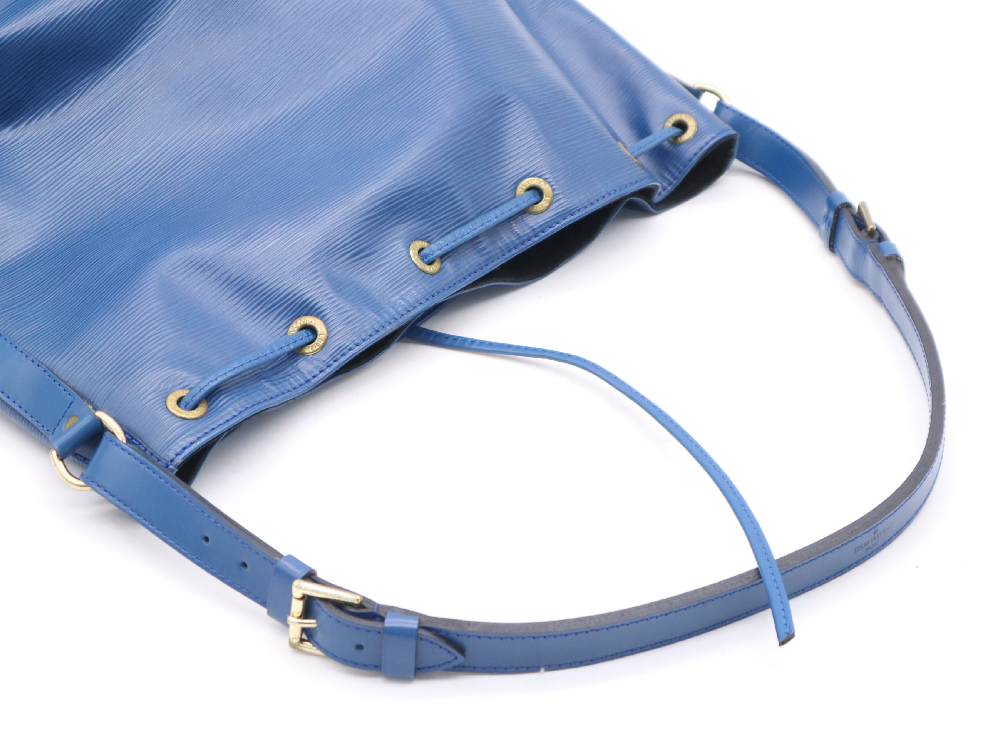 M44005 Epi Noe Toledo Blue Shoulder Bag — view 6