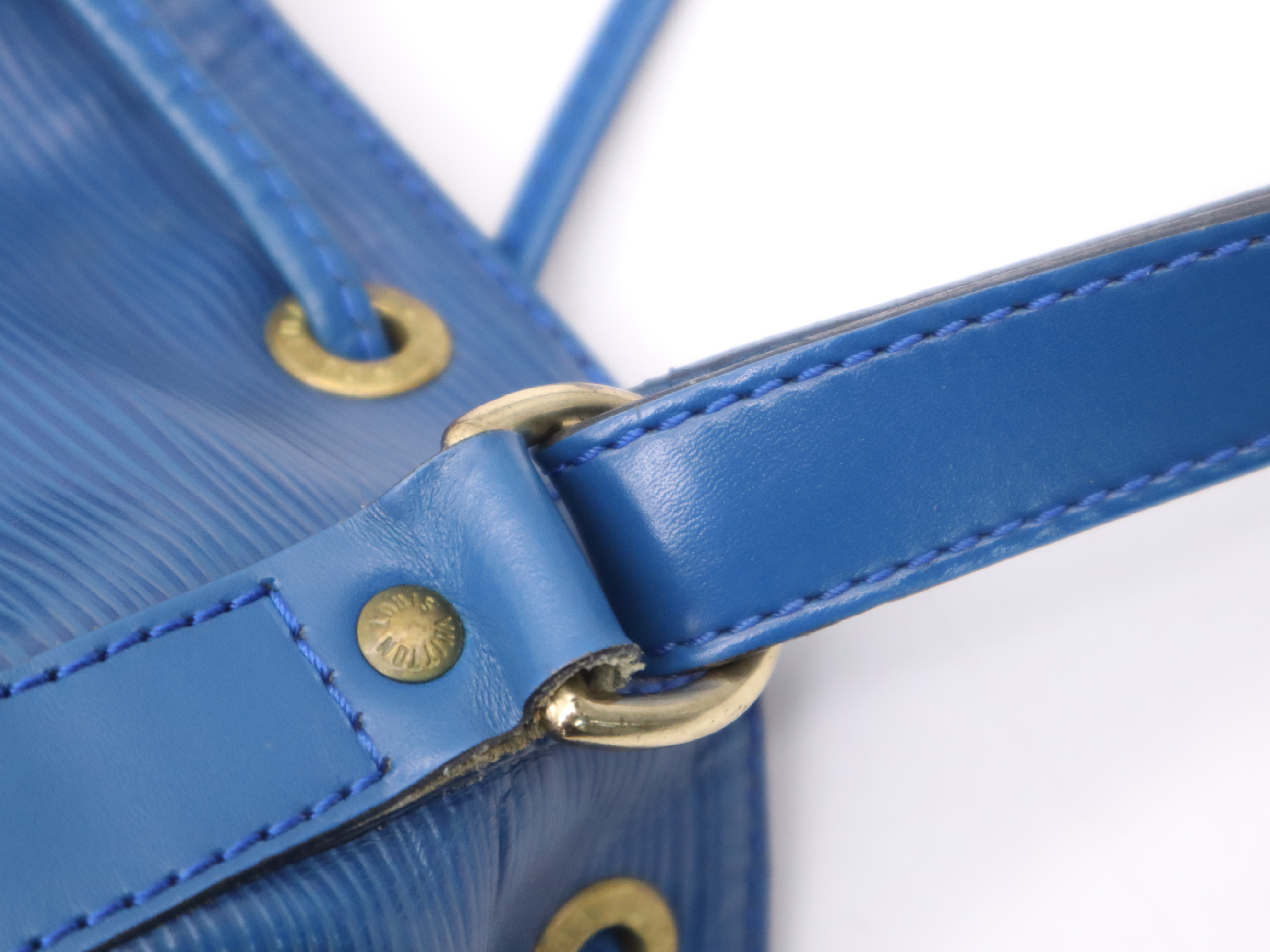 M44005 Epi Noe Toledo Blue Shoulder Bag — view 7