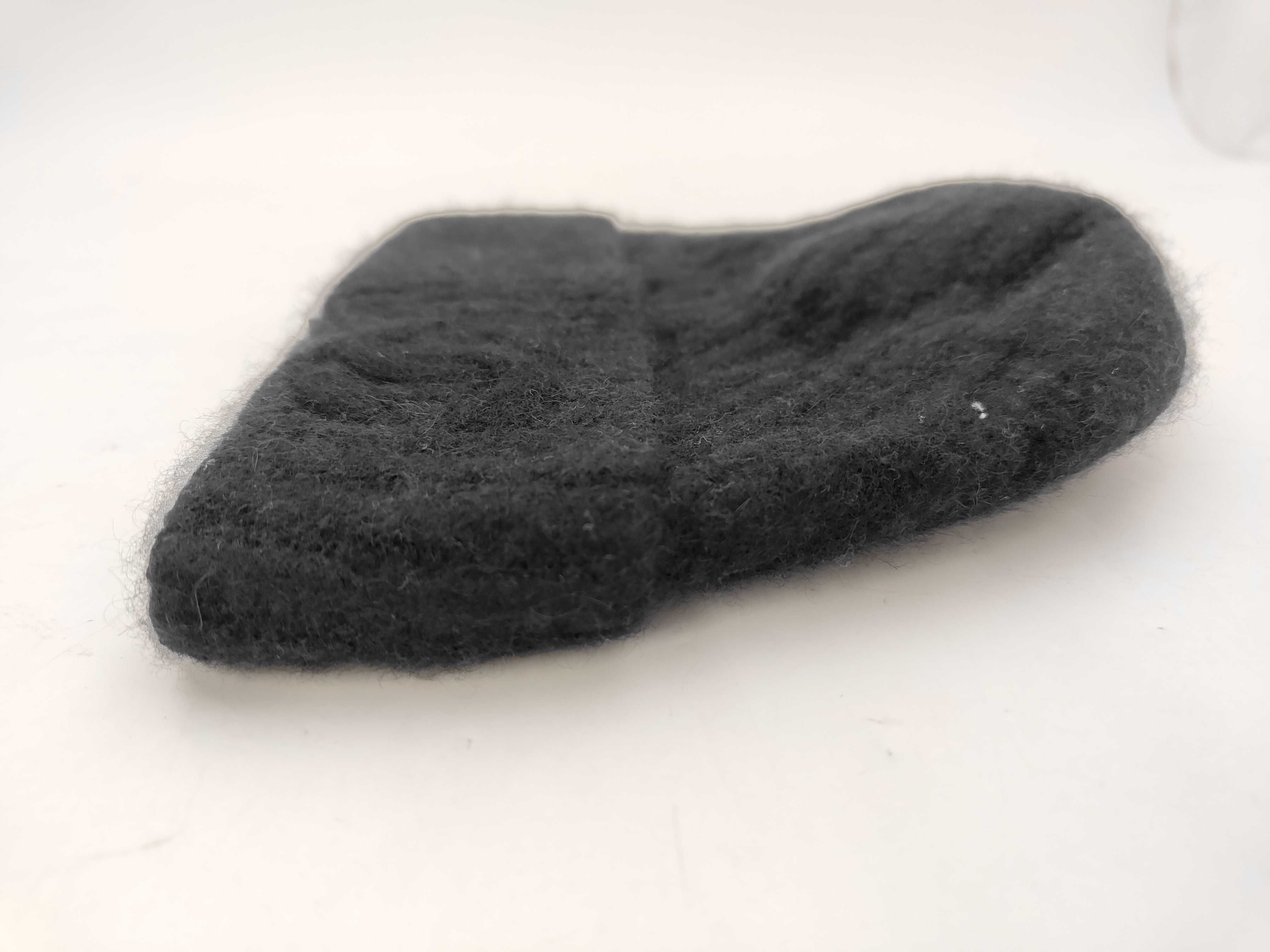 knit cap/beanie, black, with matching Coco Mark embroidery, 86% cashmere, 14% silk, made in the UK, size L (tsu18419) Other accessories — view 2